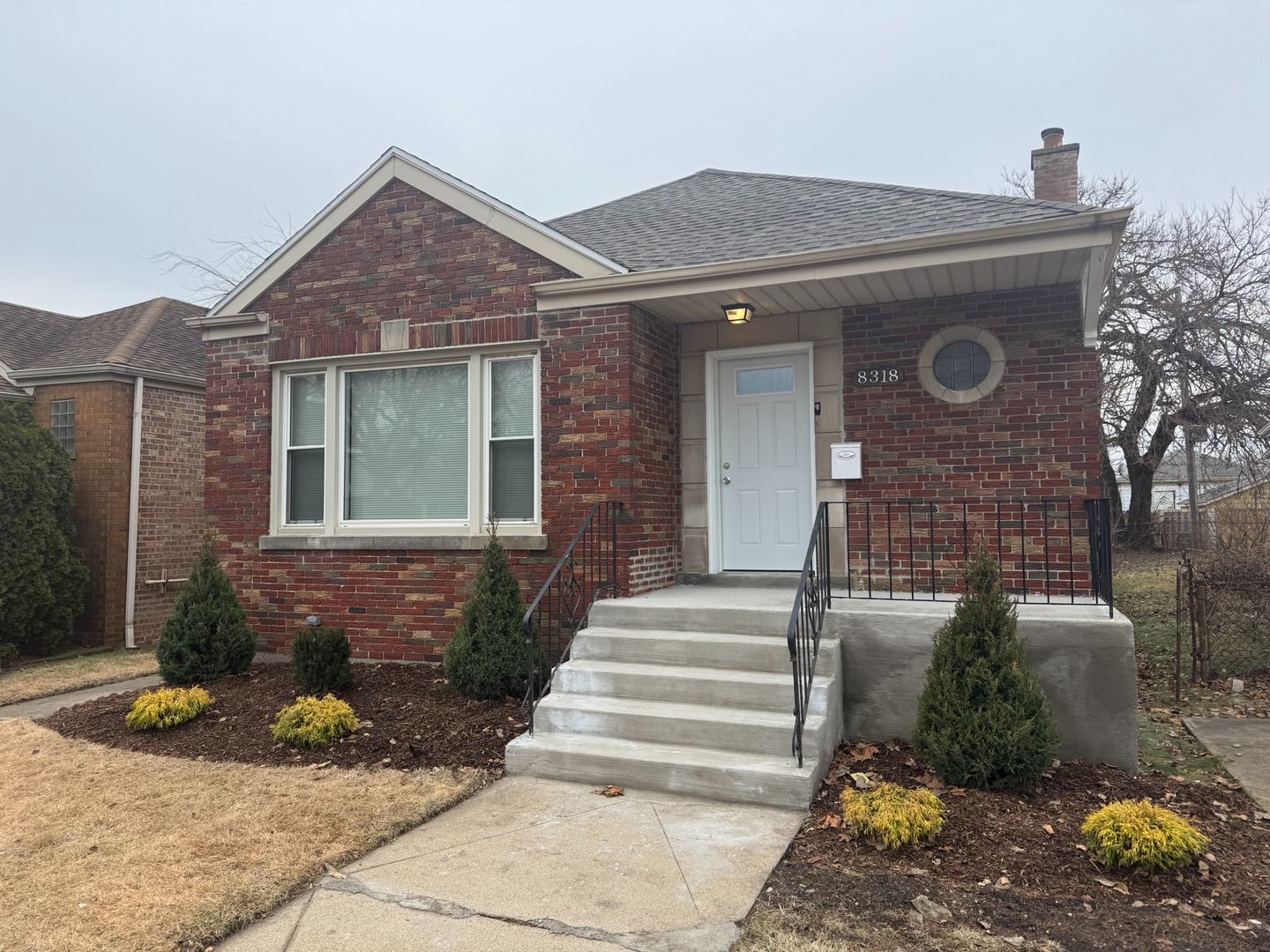 8318 S Blackstone Avenue, Chicago, IL 60619