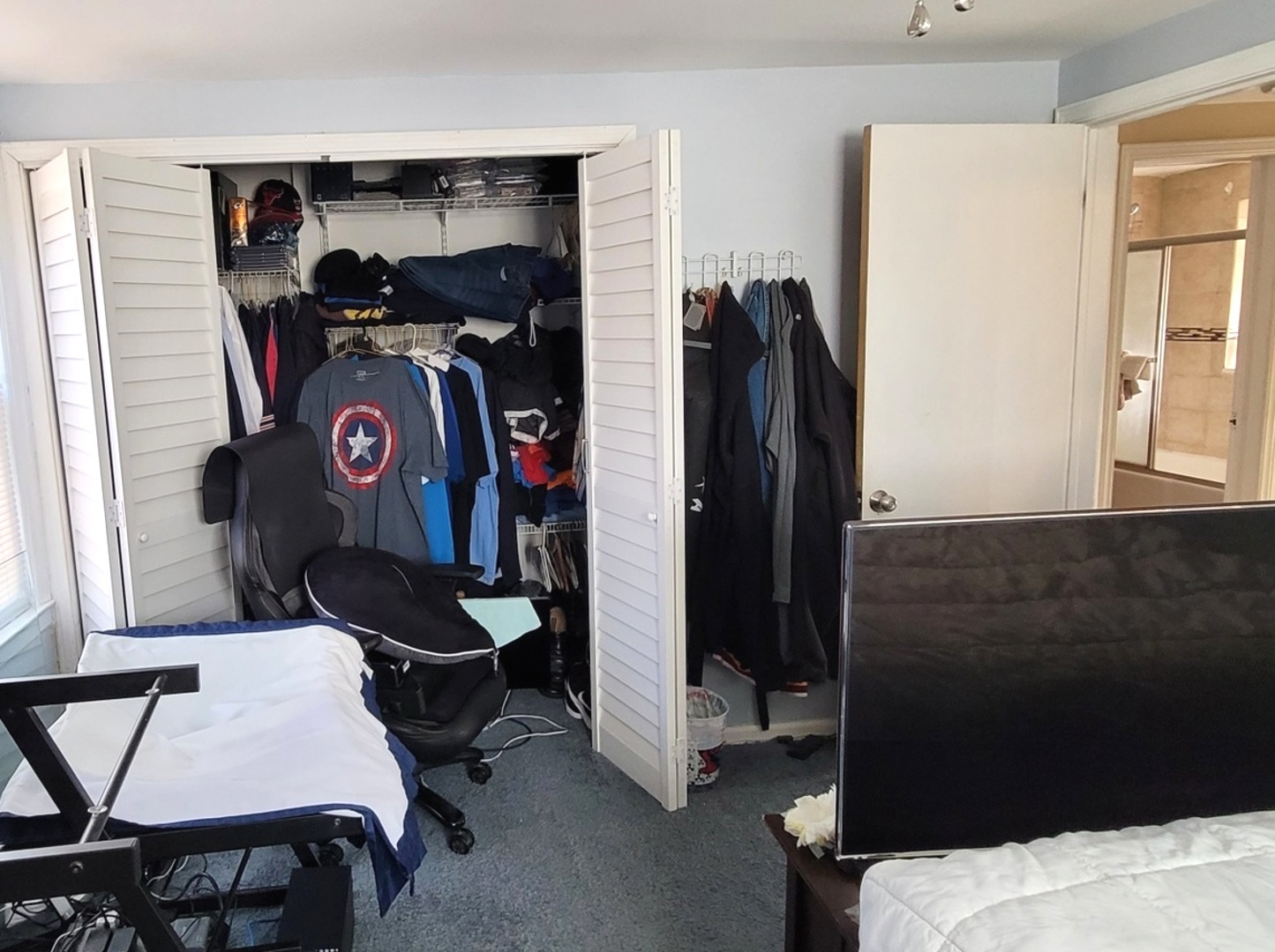 7432 W Gregory Street, Chicago, IL 60656