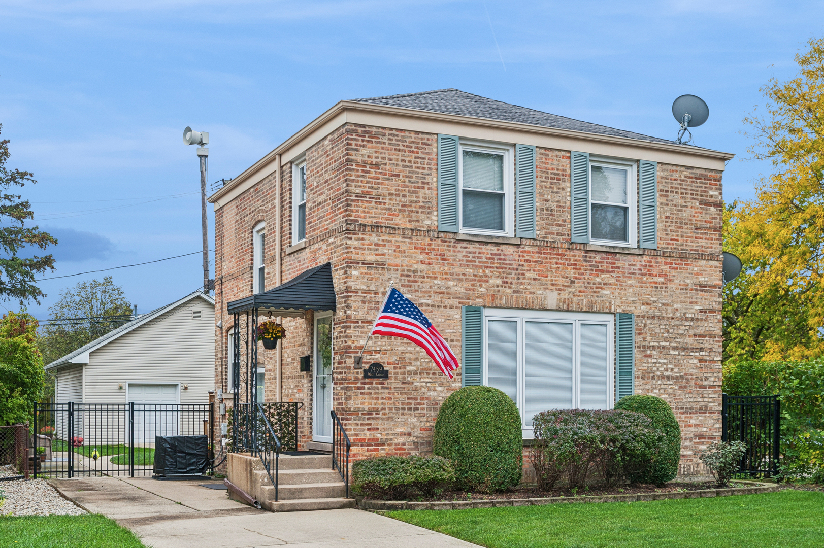 7459 W Catalpa Avenue, Chicago, IL 60656