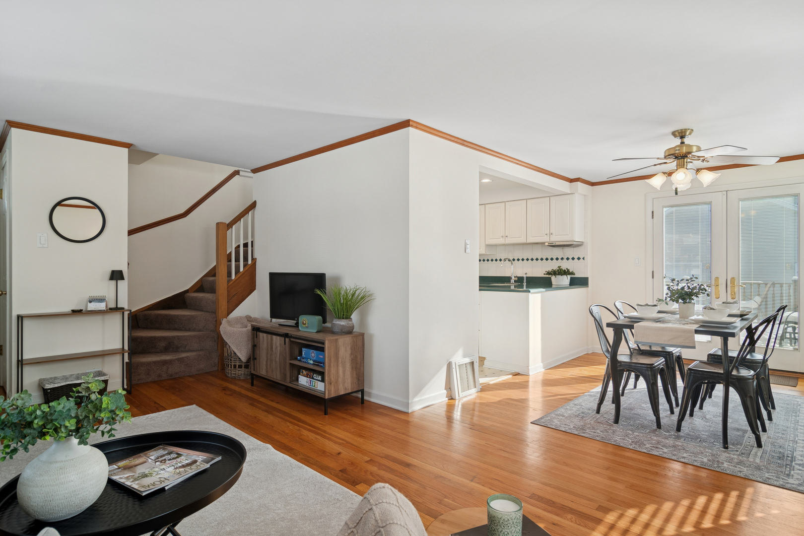 7459 W Catalpa Avenue, Chicago, IL 60656