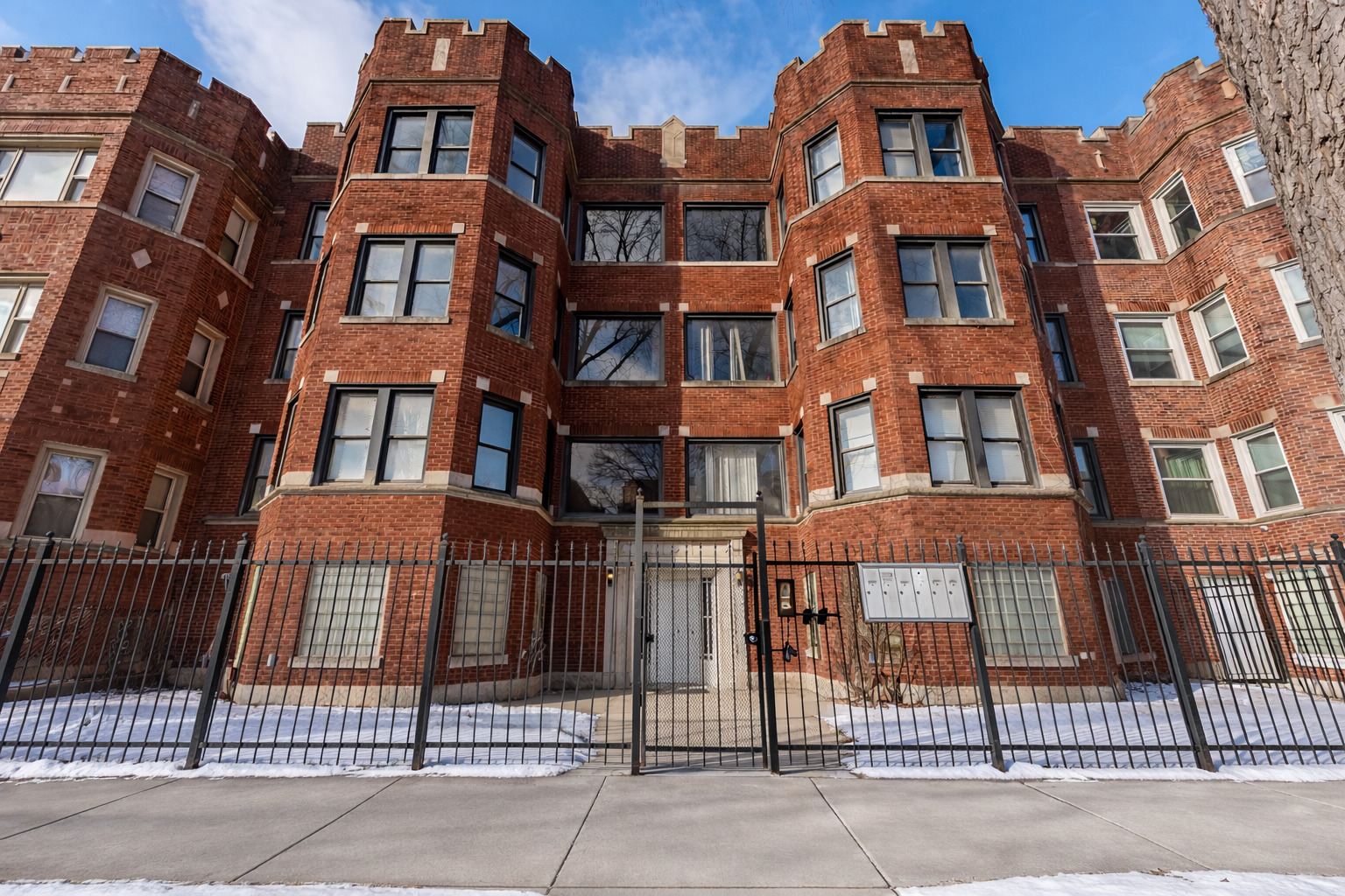 7628 S Essex Avenue #1N, Chicago, IL 60649