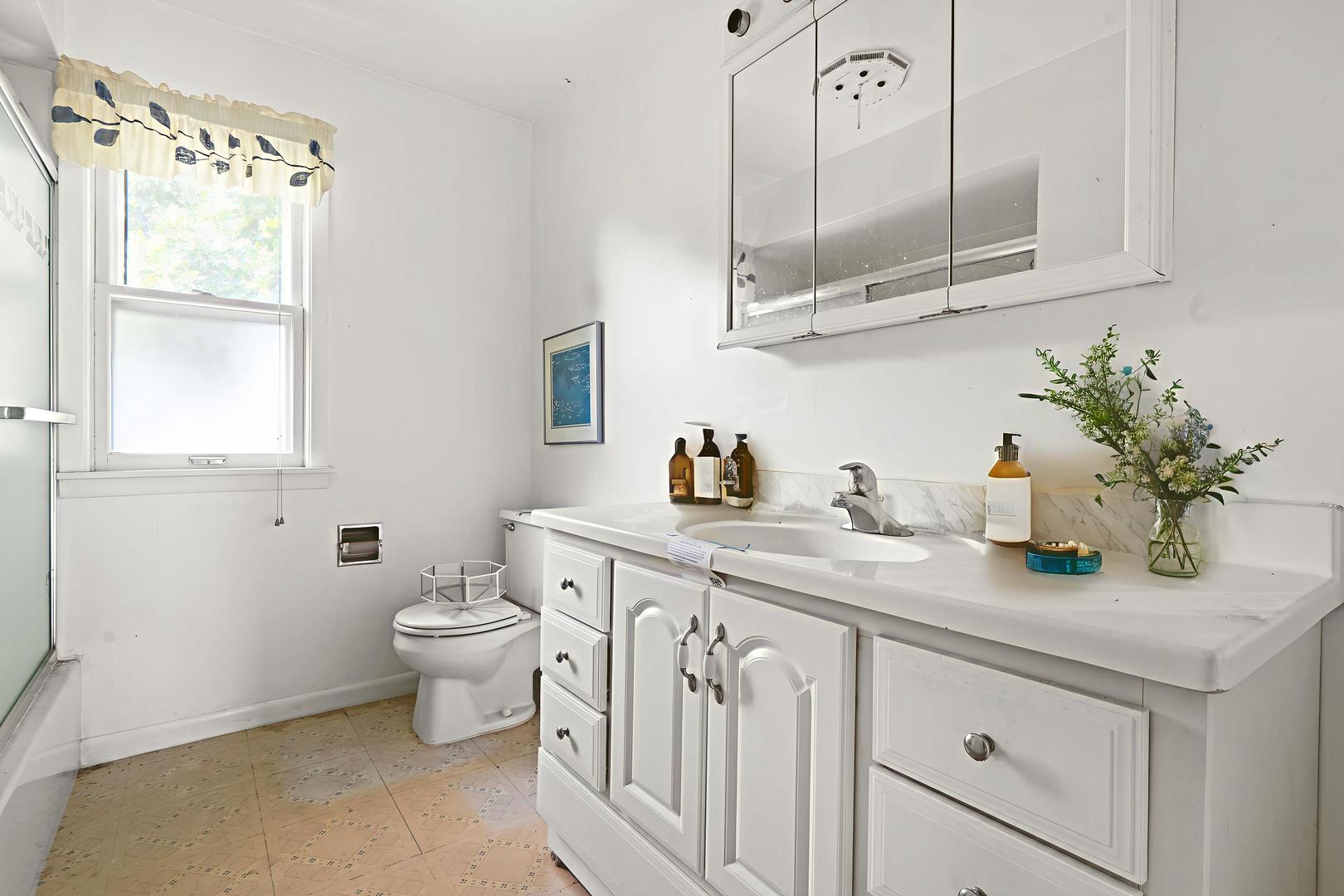 34906 N Augustana Avenue, Ingleside, IL 60041