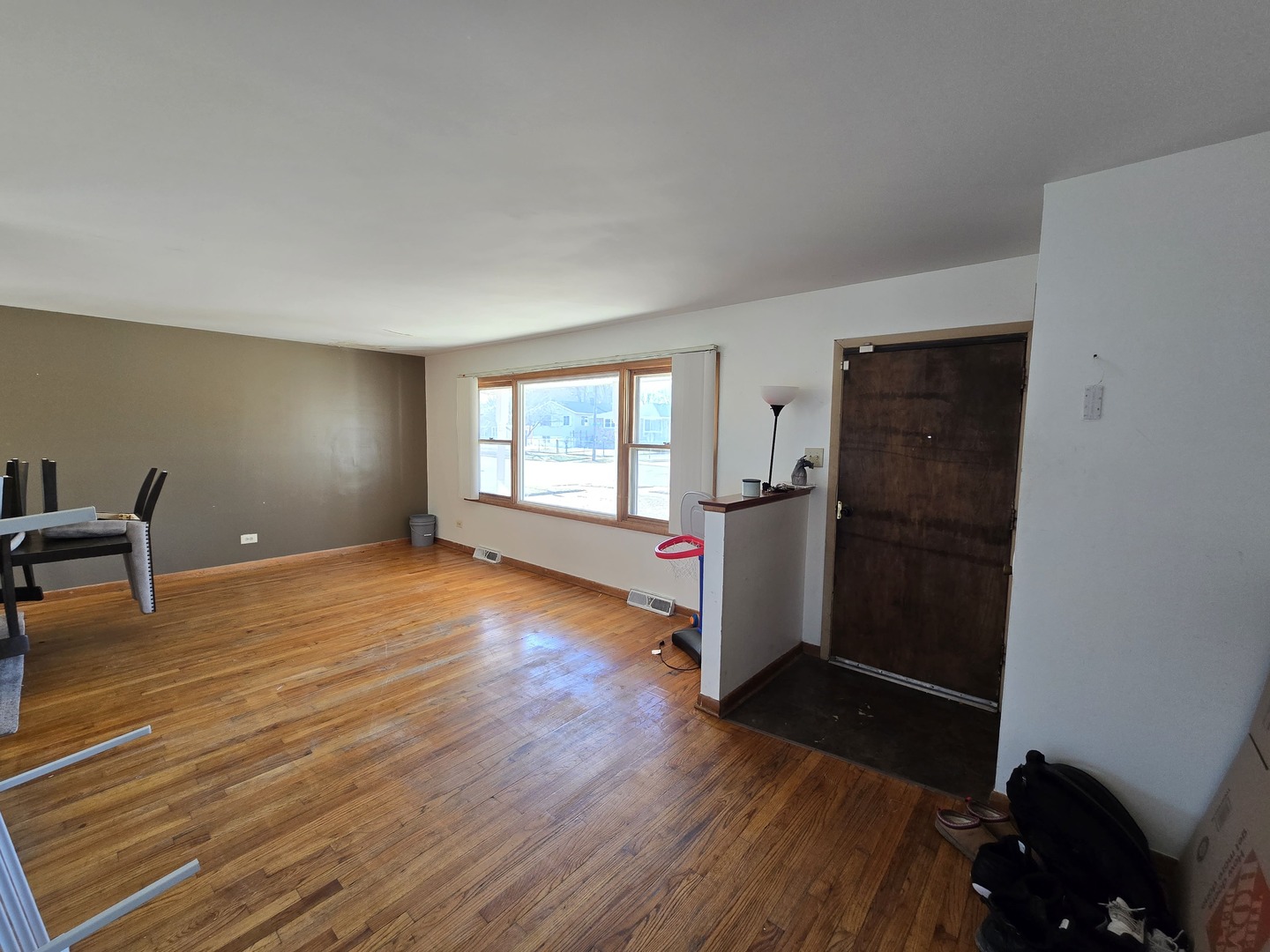 14057 S Hoxie Avenue, Burnham, IL 60633