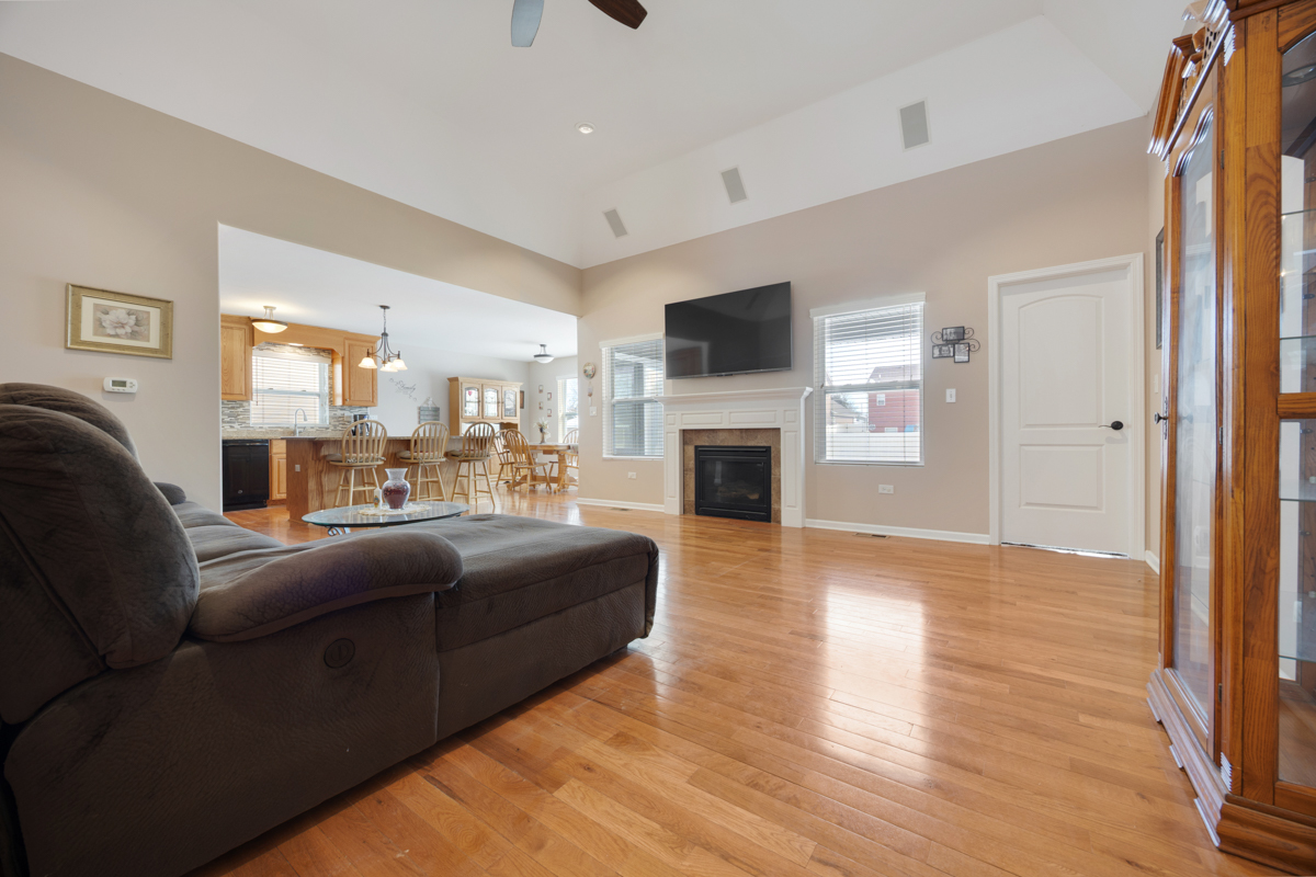 1310 Burry Drive, Joliet, IL 60435