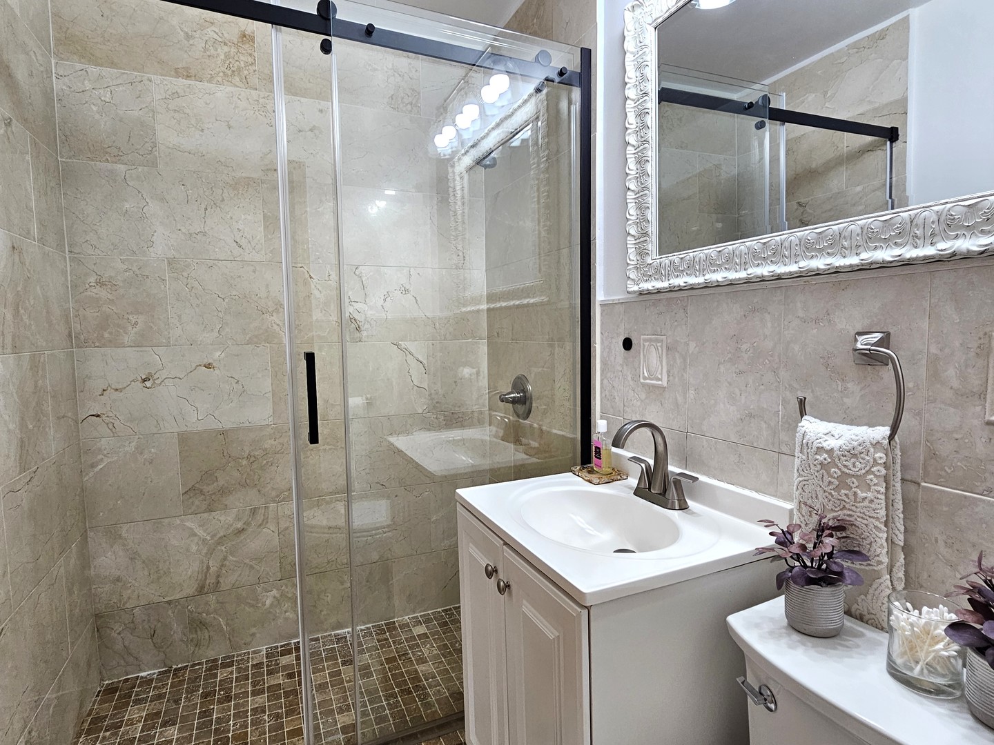 805 Grove Drive #206, Buffalo Grove, IL 60089