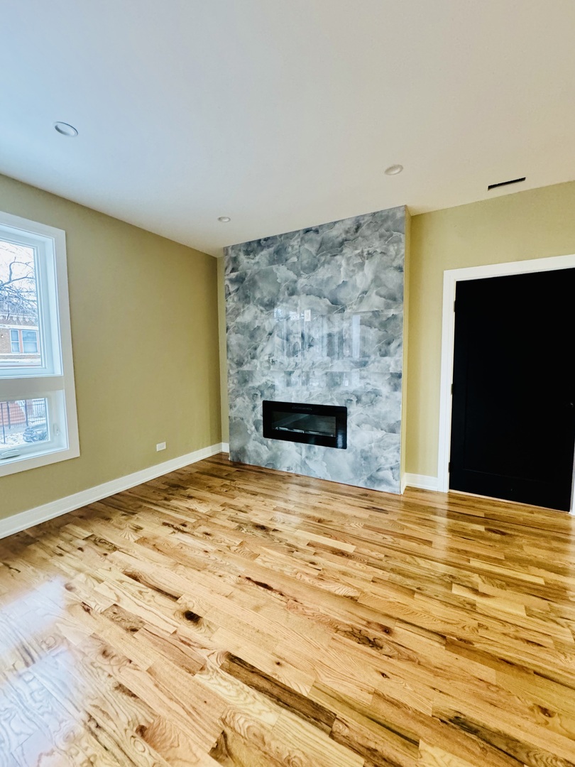 155 N La Crosse Avenue, Chicago, IL 60644