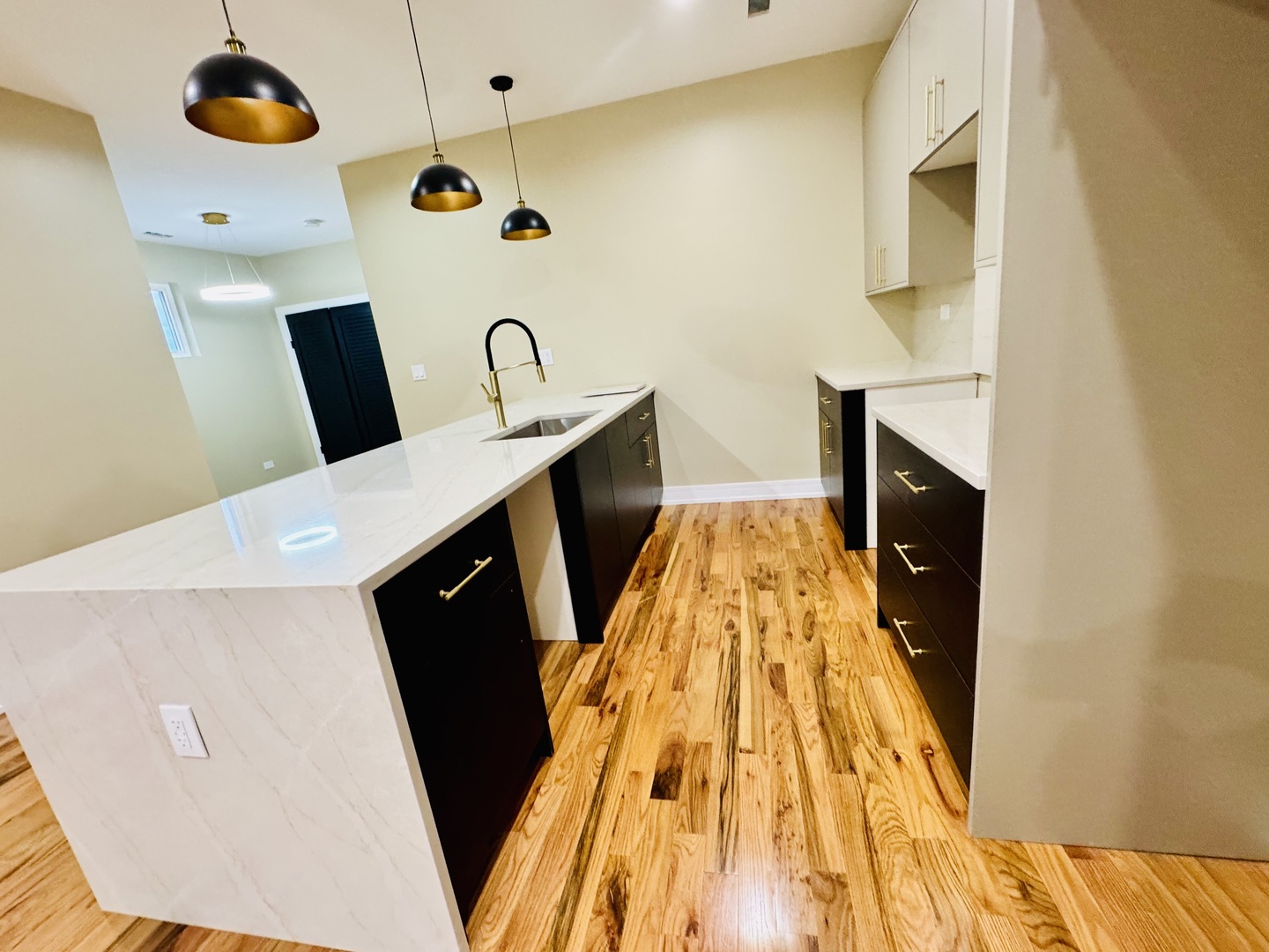 155 N La Crosse Avenue, Chicago, IL 60644