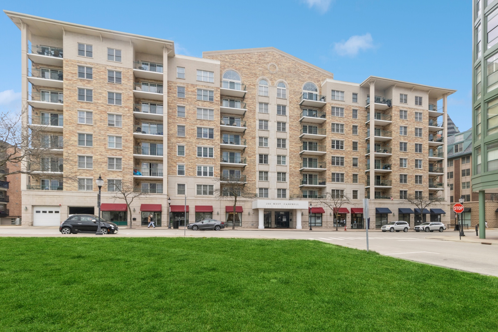 200 W Campbell Street #413, Arlington Heights, IL 60005