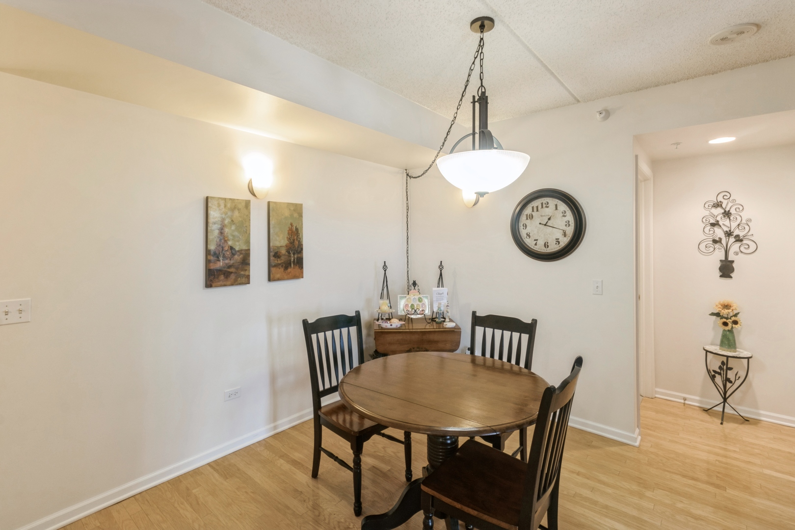 200 W Campbell Street #413, Arlington Heights, IL 60005