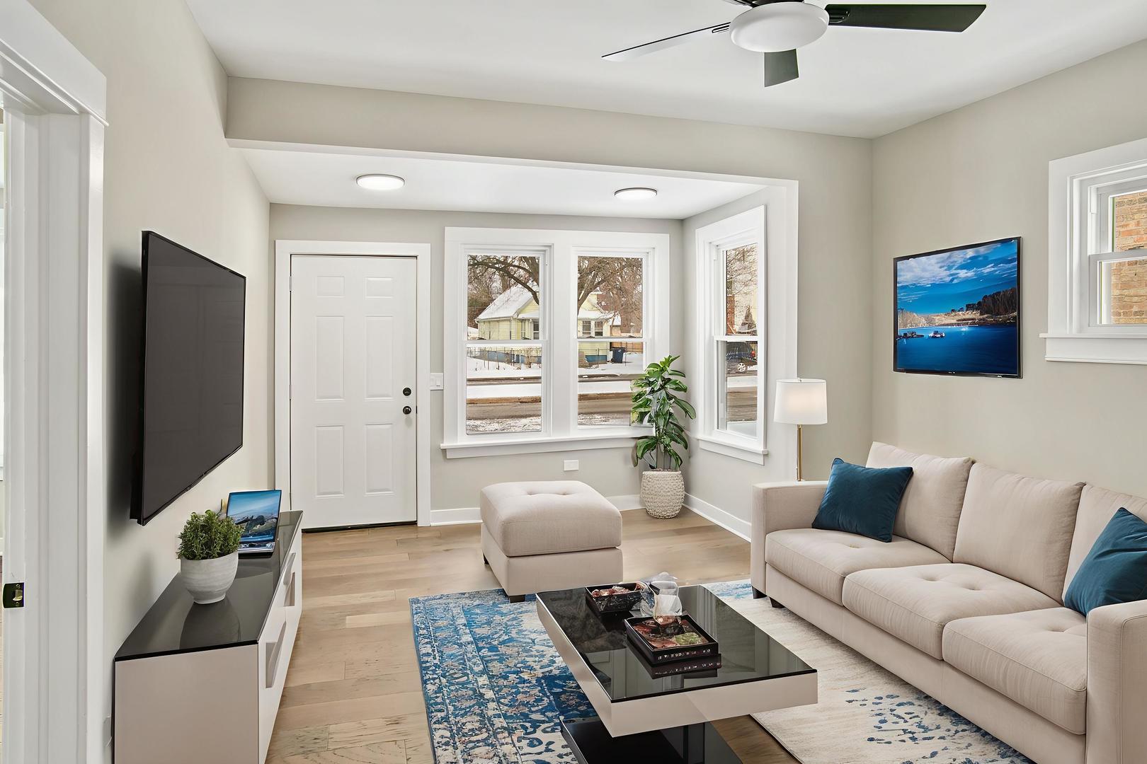 1009 8th Street, Waukegan, IL 60085