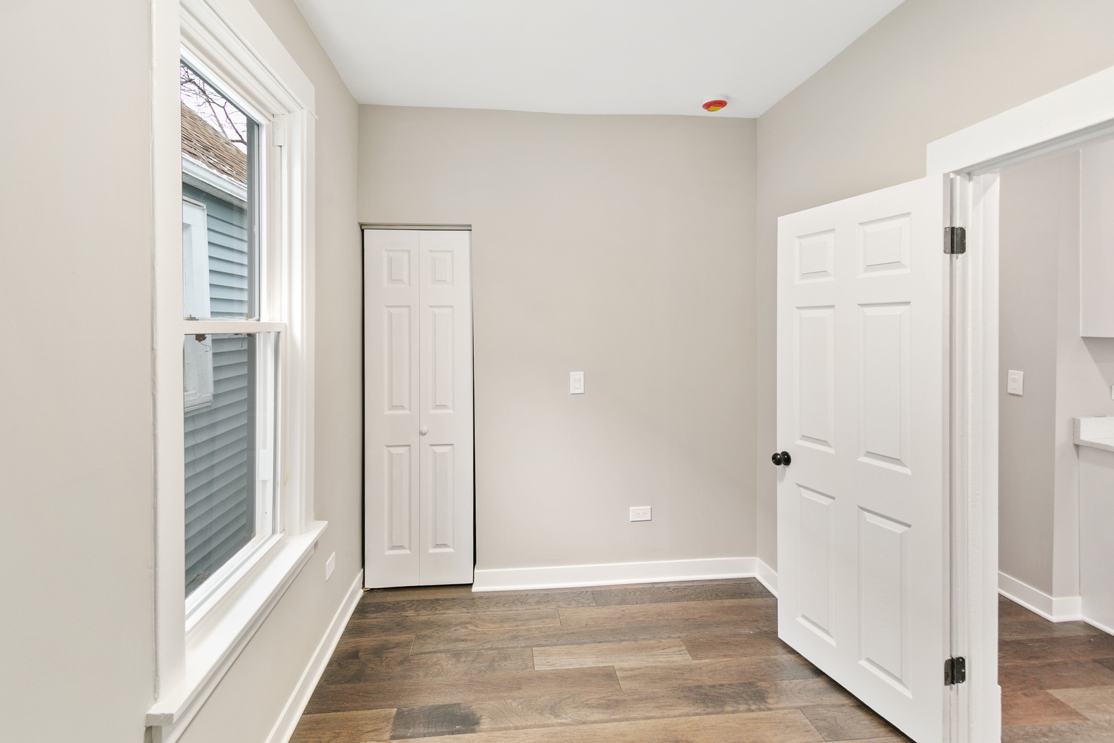 1009 8th Street, Waukegan, IL 60085