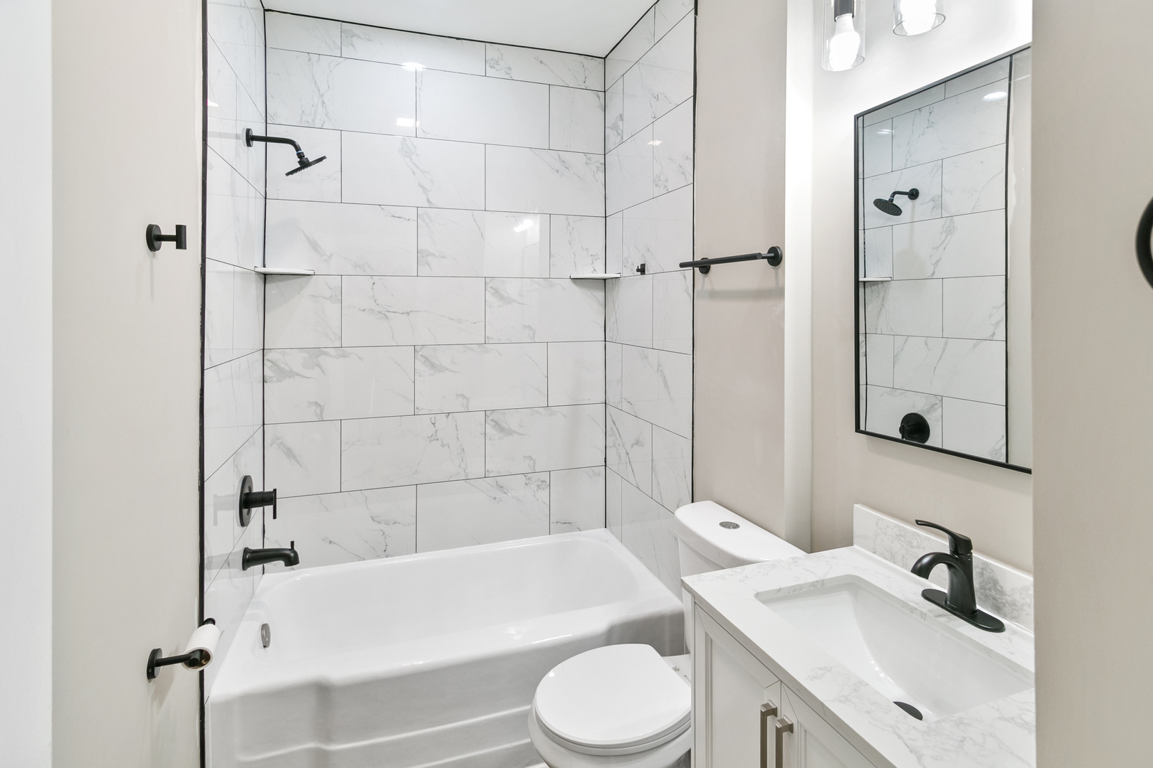 1009 8th Street, Waukegan, IL 60085