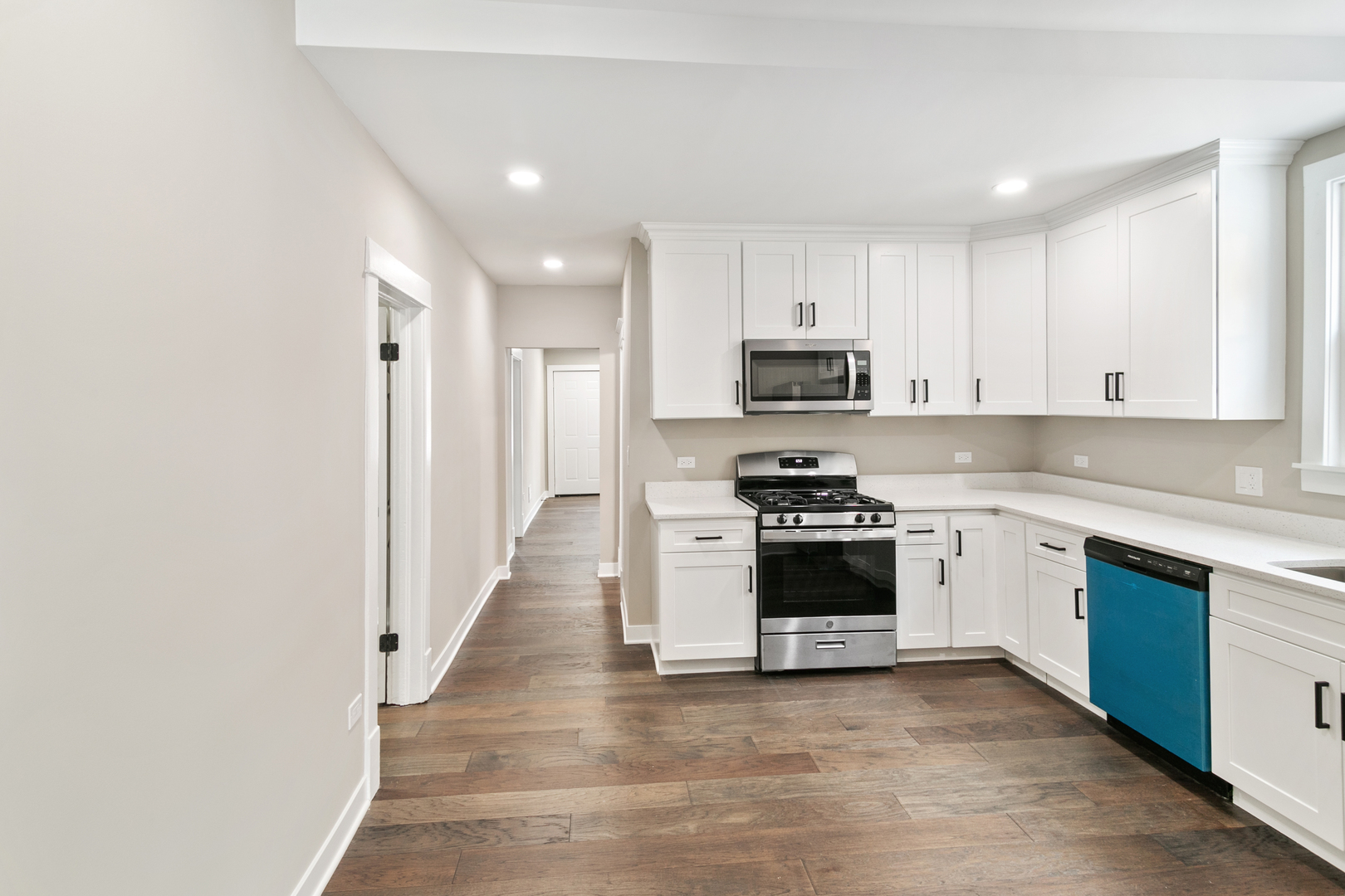 1009 8th Street, Waukegan, IL 60085