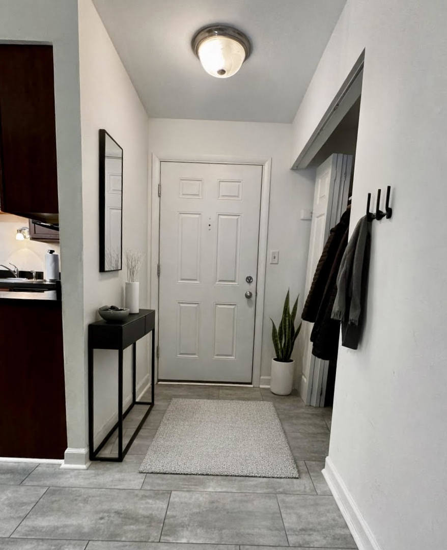 2300 Old Tavern Road #205, Lisle, IL 60532