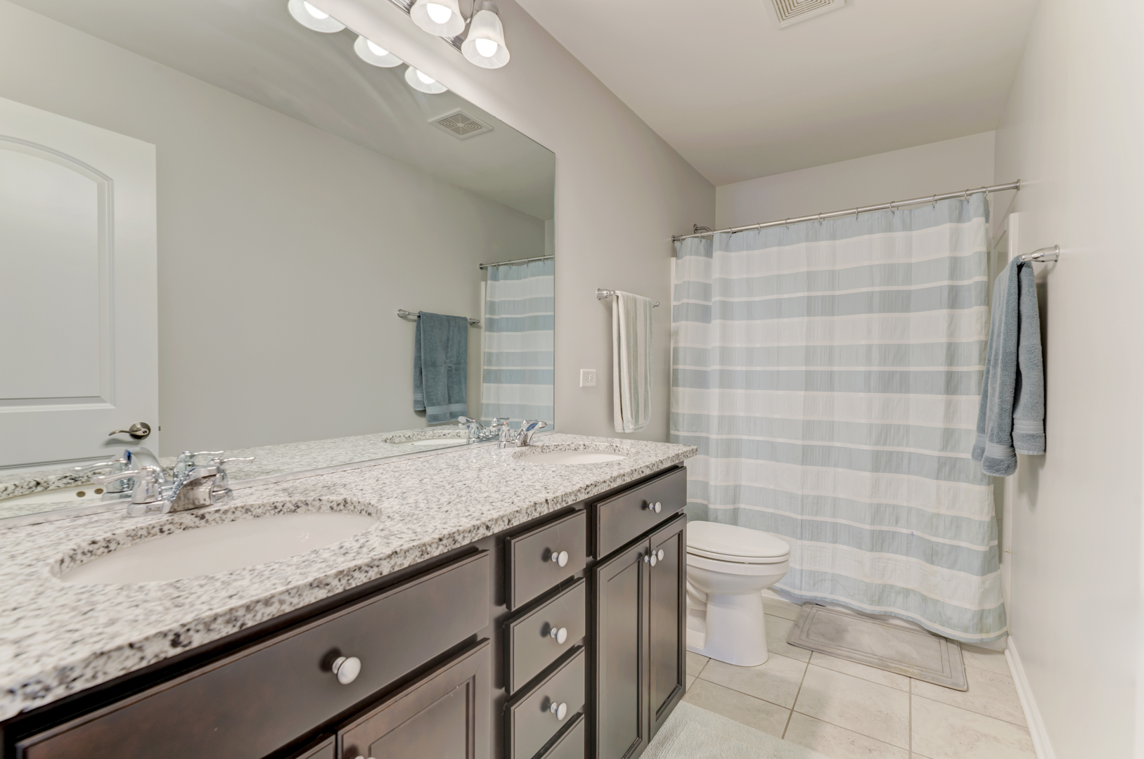 8288 Mulberry Drive, Woodridge, IL 60517