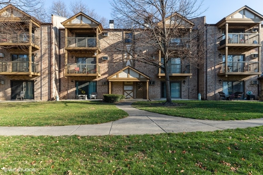 803 S Dwyer Avenue #E, Arlington Heights, IL 60005