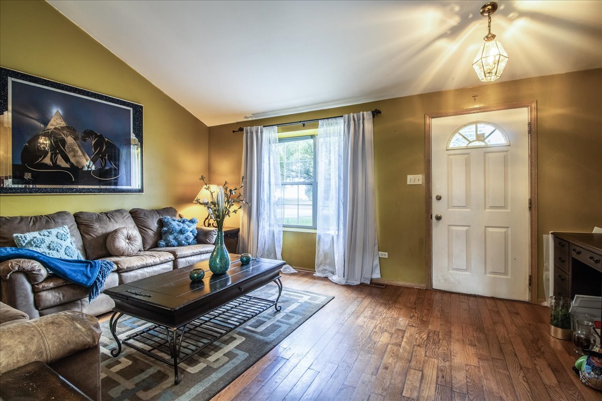 5210 Pine Trails Circle, Plainfield, IL 60586