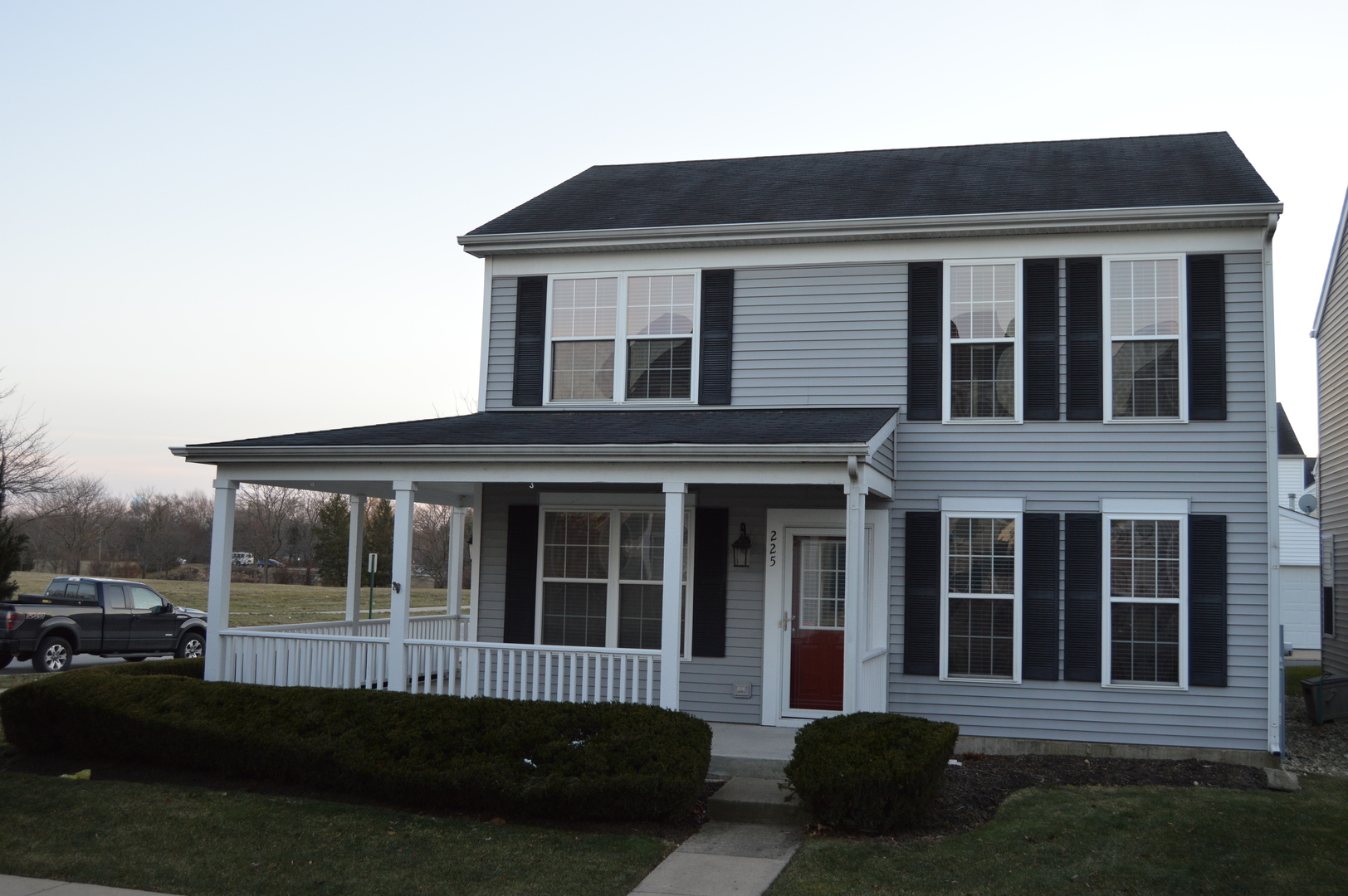 225 W WASHINGTON Street, Oswego, IL 60543