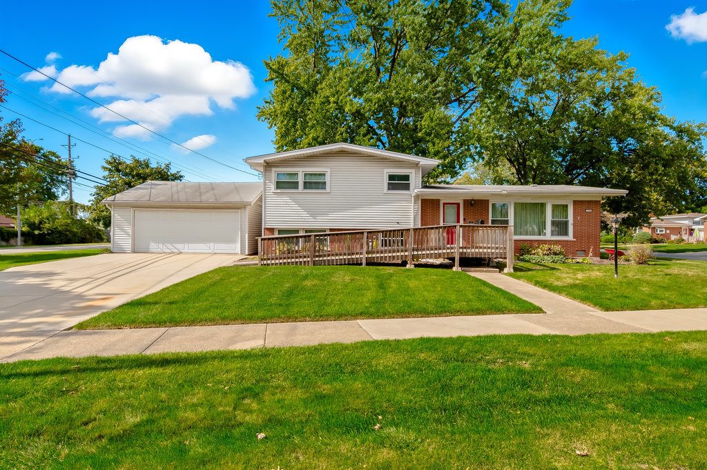 178 W Normandy Drive, Chicago Heights, IL 60411