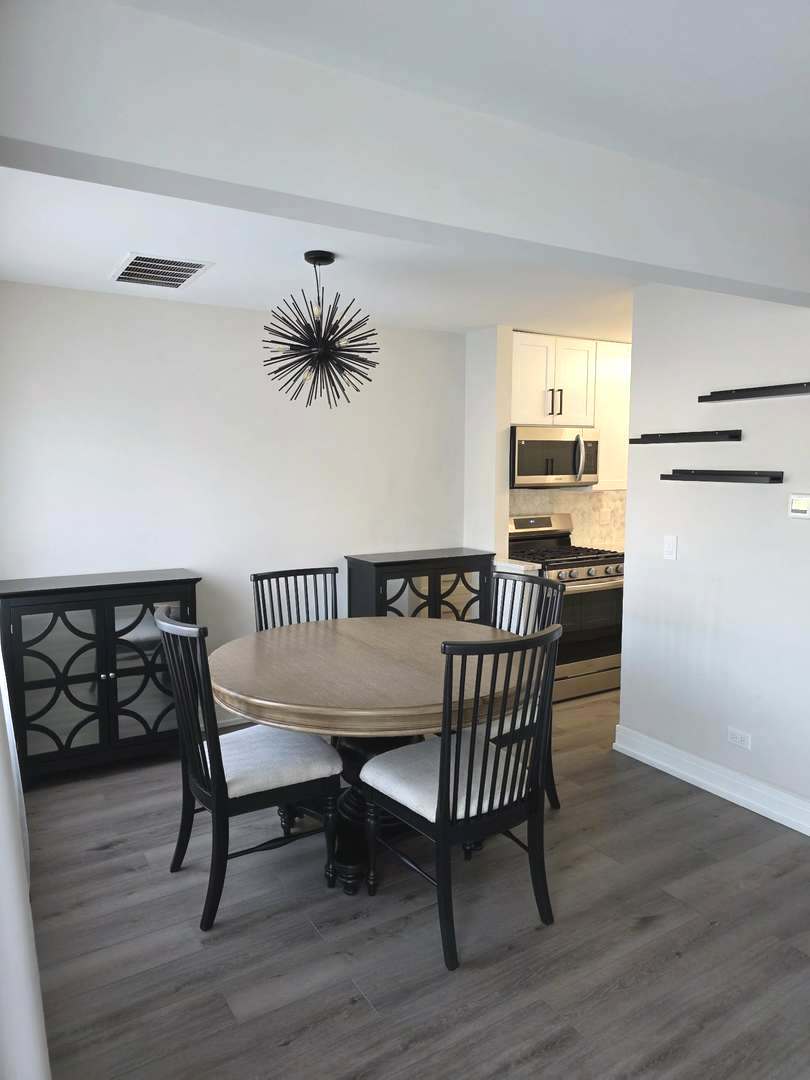 2800 Mitchell Drive #3, Woodridge, IL 60517