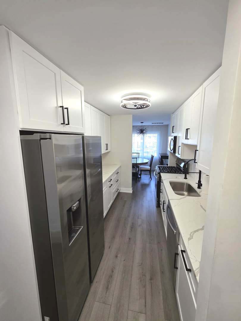 2800 Mitchell Drive #3, Woodridge, IL 60517