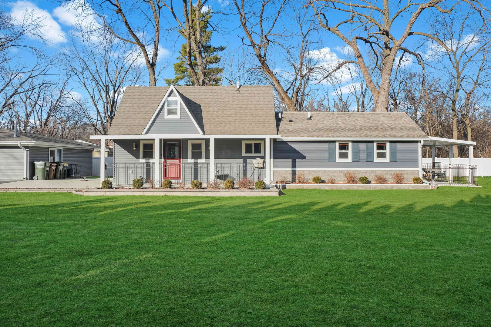 6N221 Virginia Road, Roselle, IL 60172