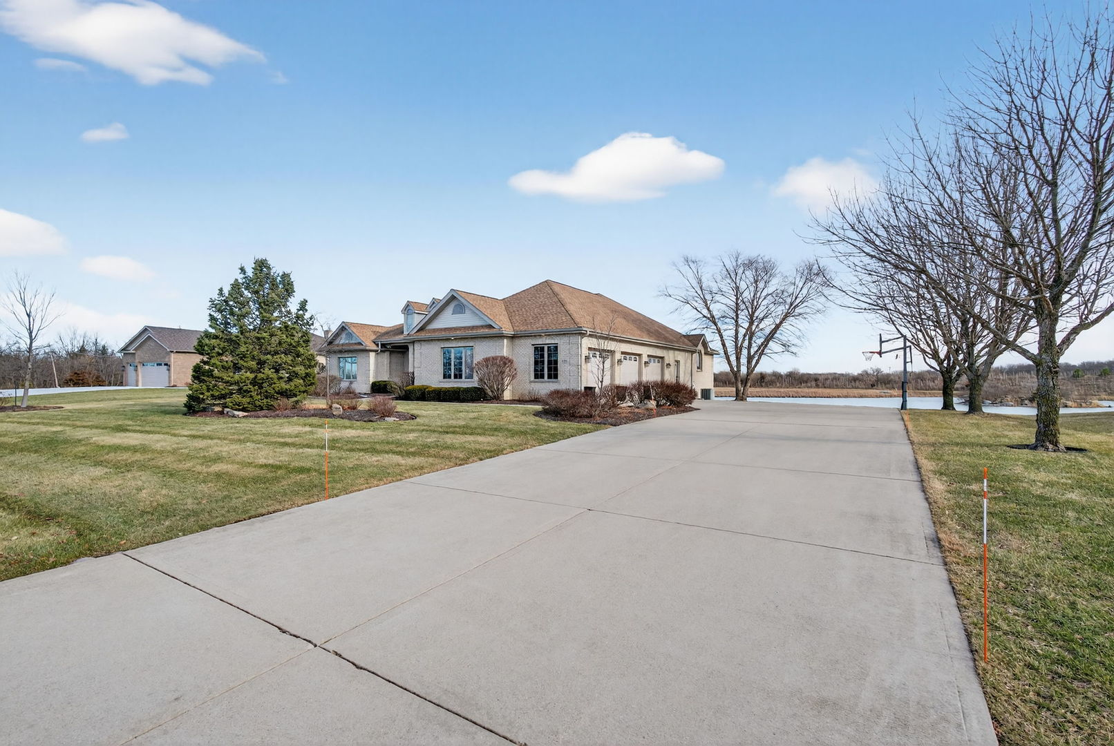 2804 Ninovan Lane, Minooka, IL 60447