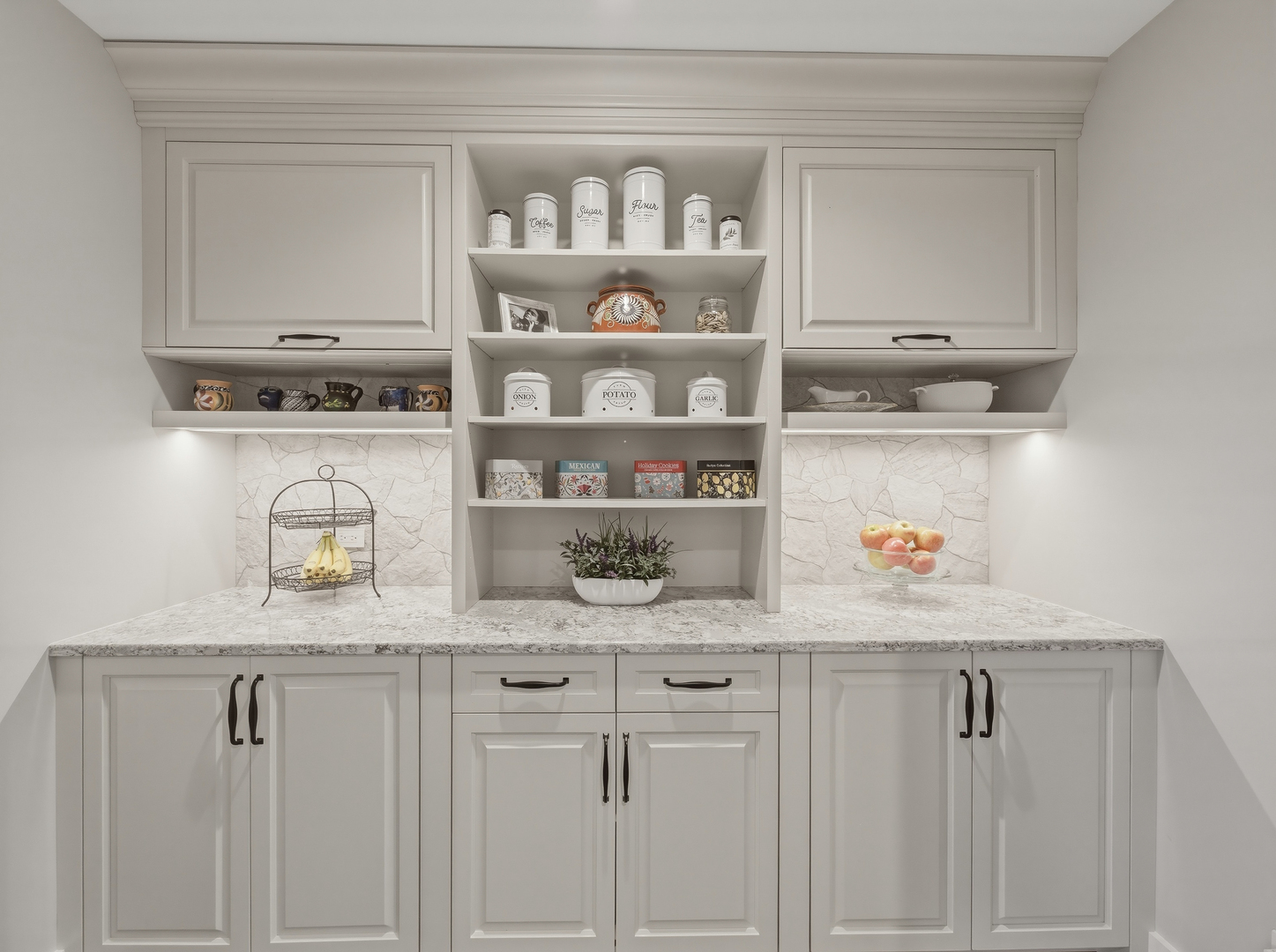 2323 W Fairview Avenue, Johnsburg, IL 60051