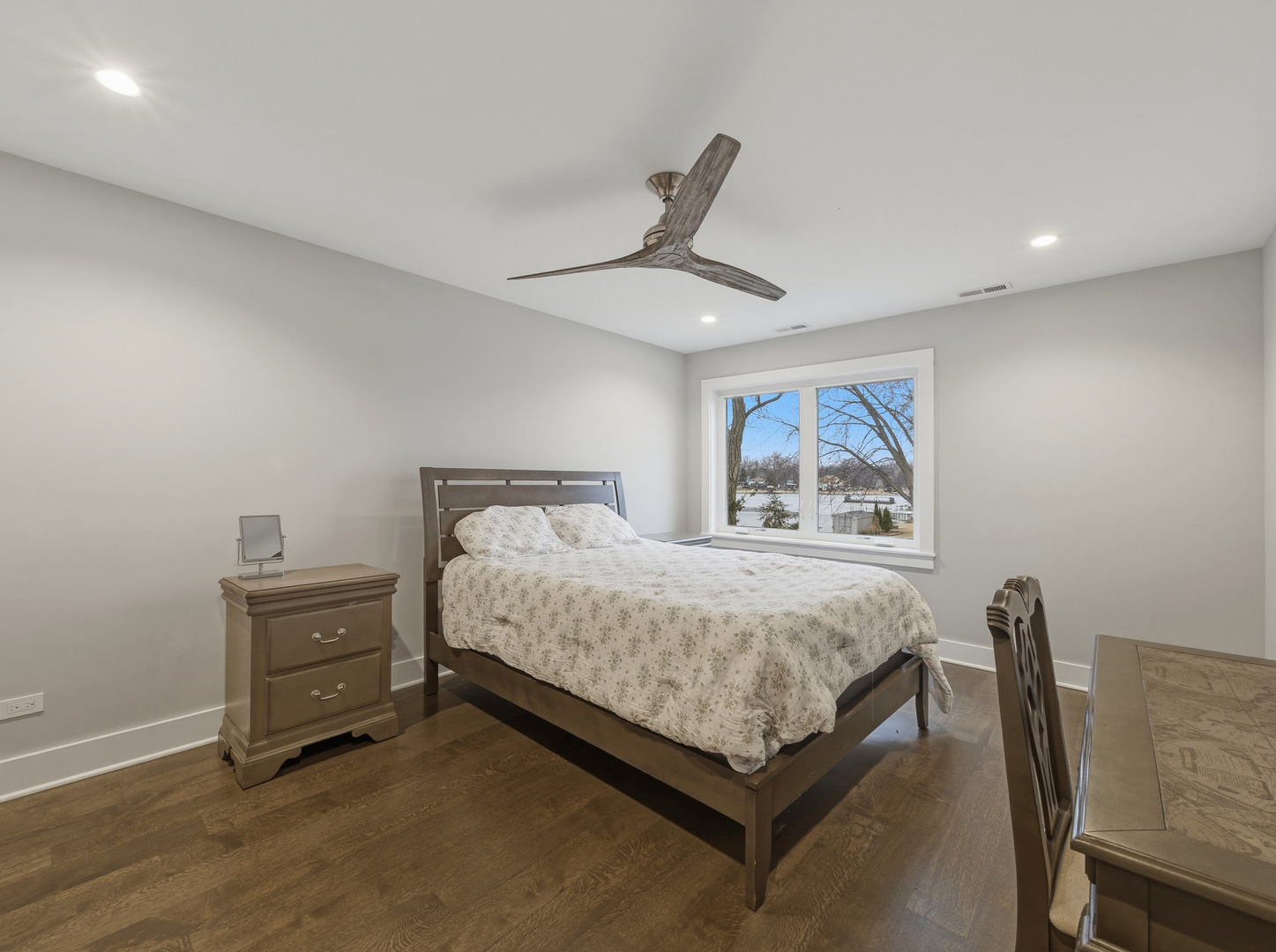 2323 W Fairview Avenue, Johnsburg, IL 60051