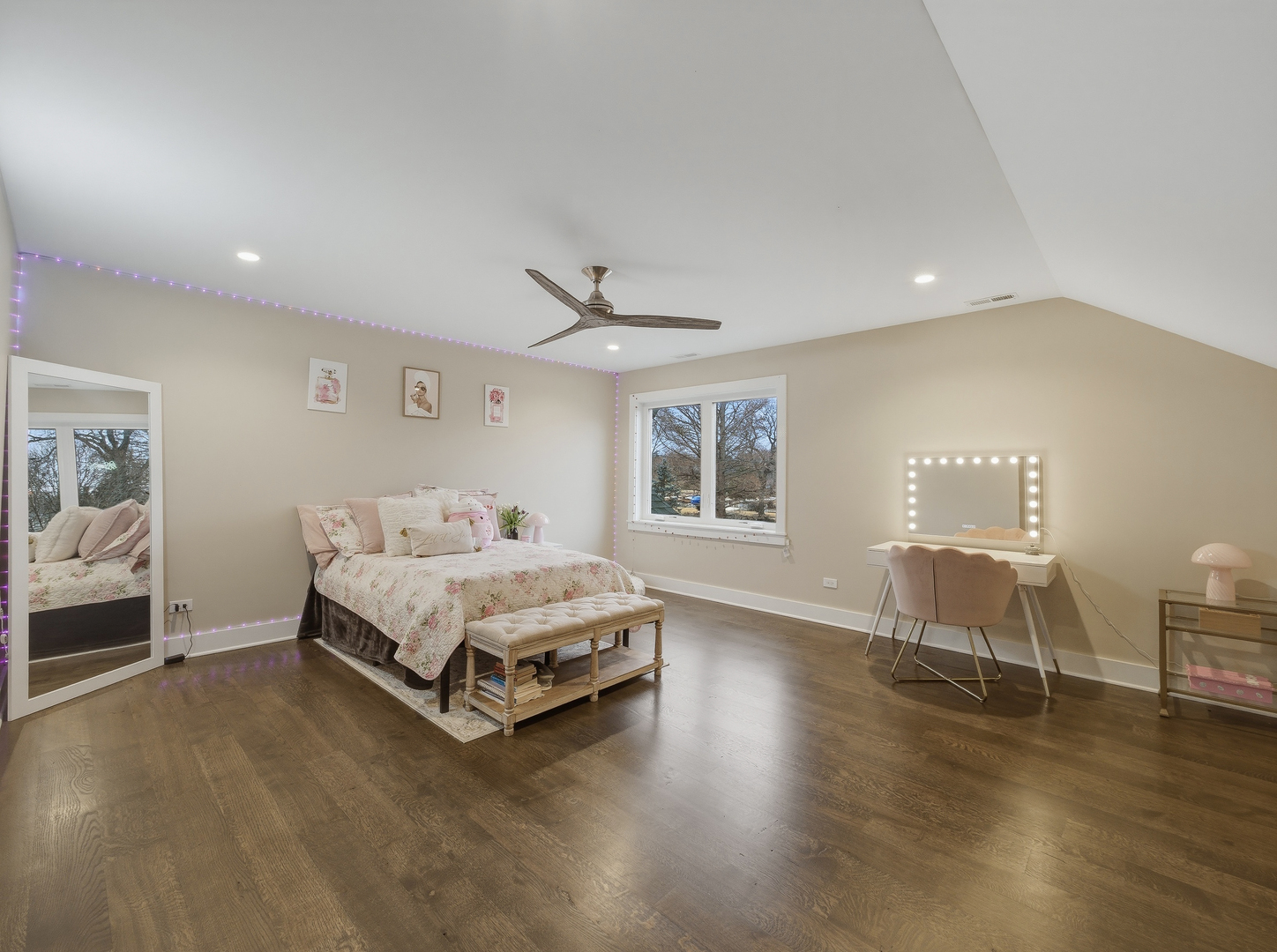 2323 W Fairview Avenue, Johnsburg, IL 60051