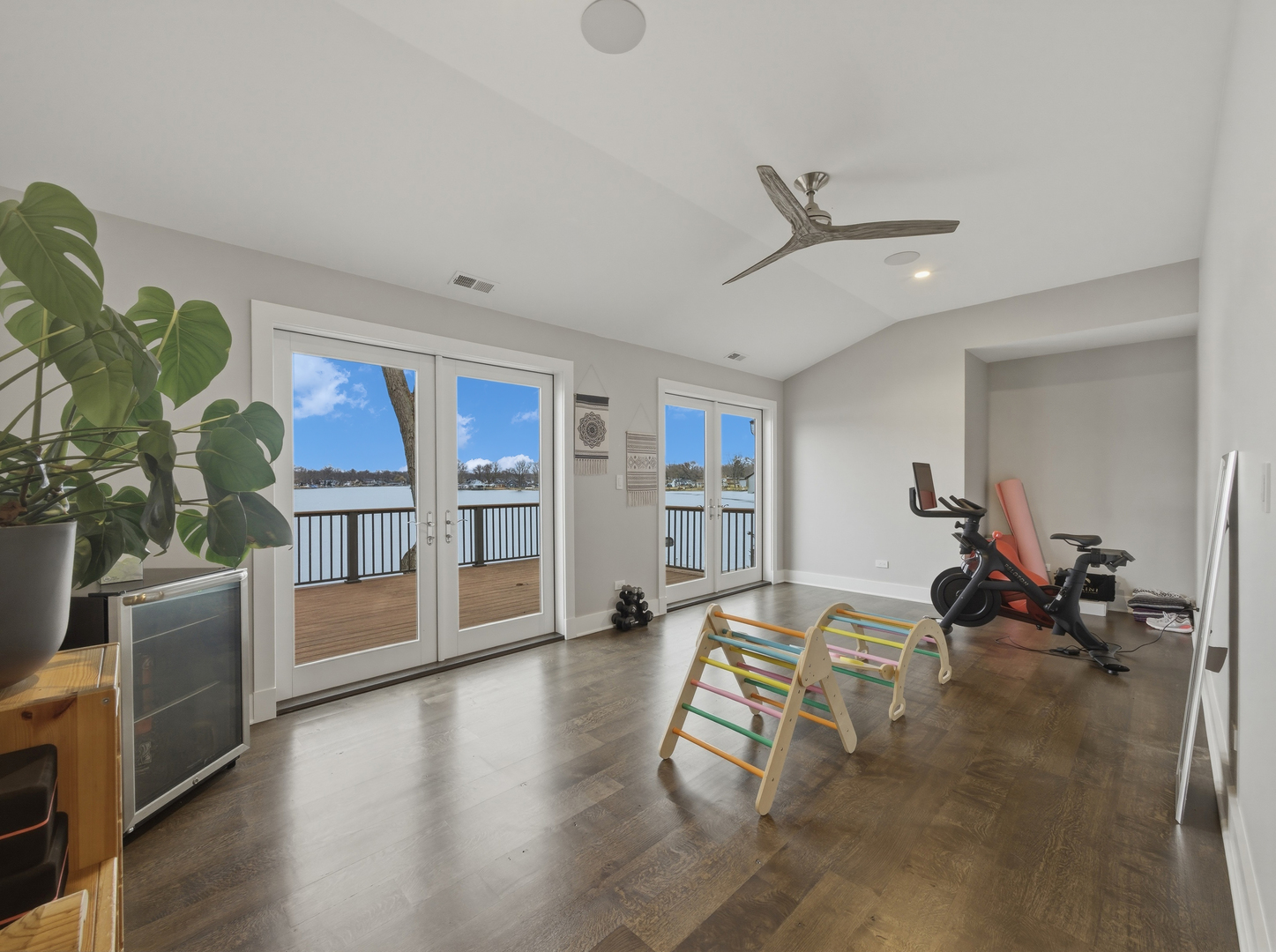 2323 W Fairview Avenue, Johnsburg, IL 60051