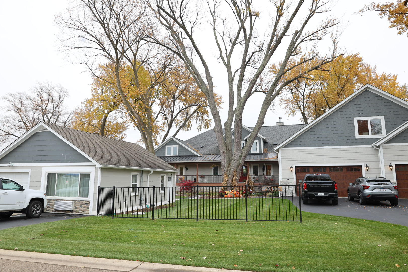 2323 W Fairview Avenue, Johnsburg, IL 60051