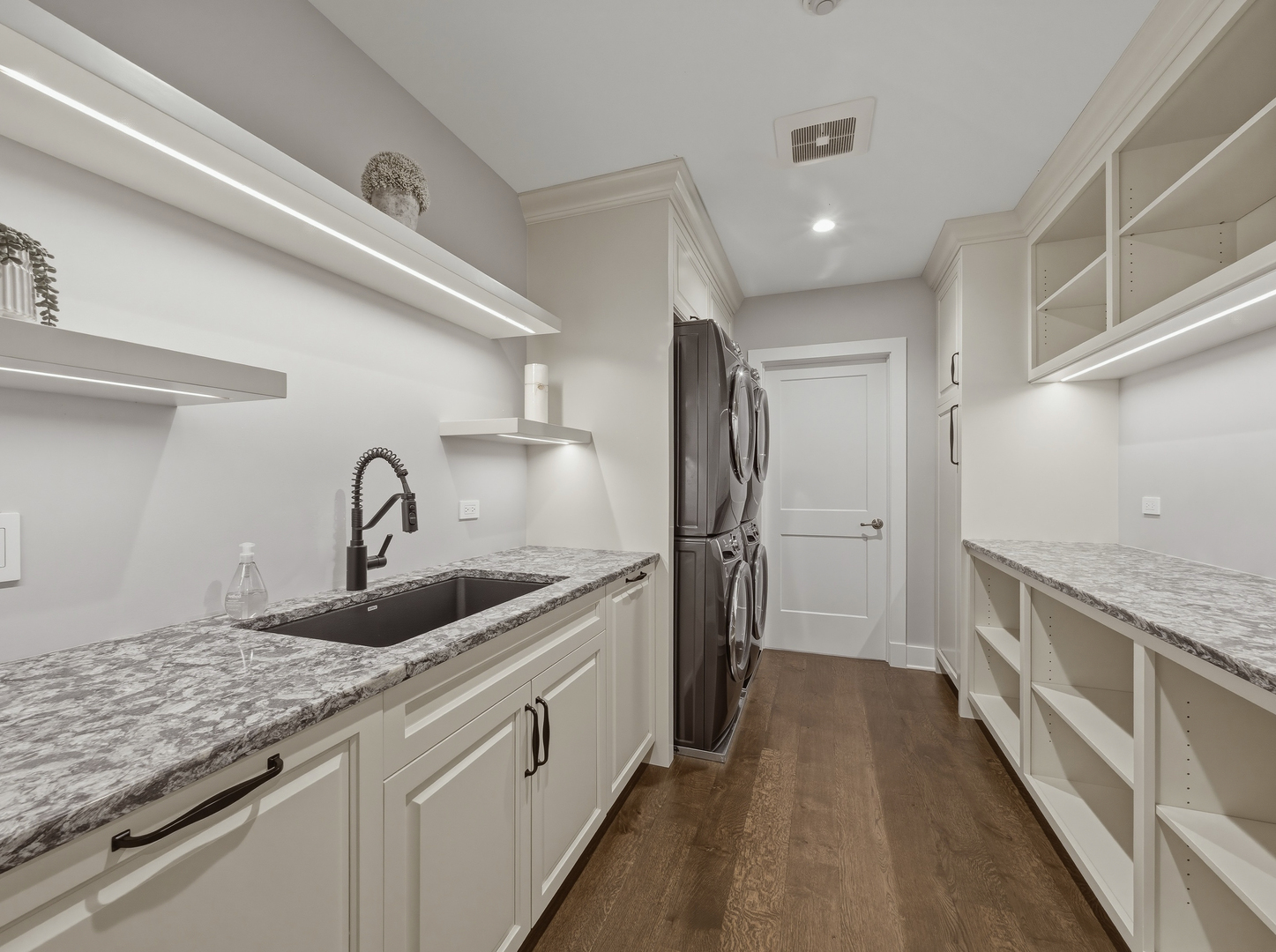 2323 W Fairview Avenue, Johnsburg, IL 60051