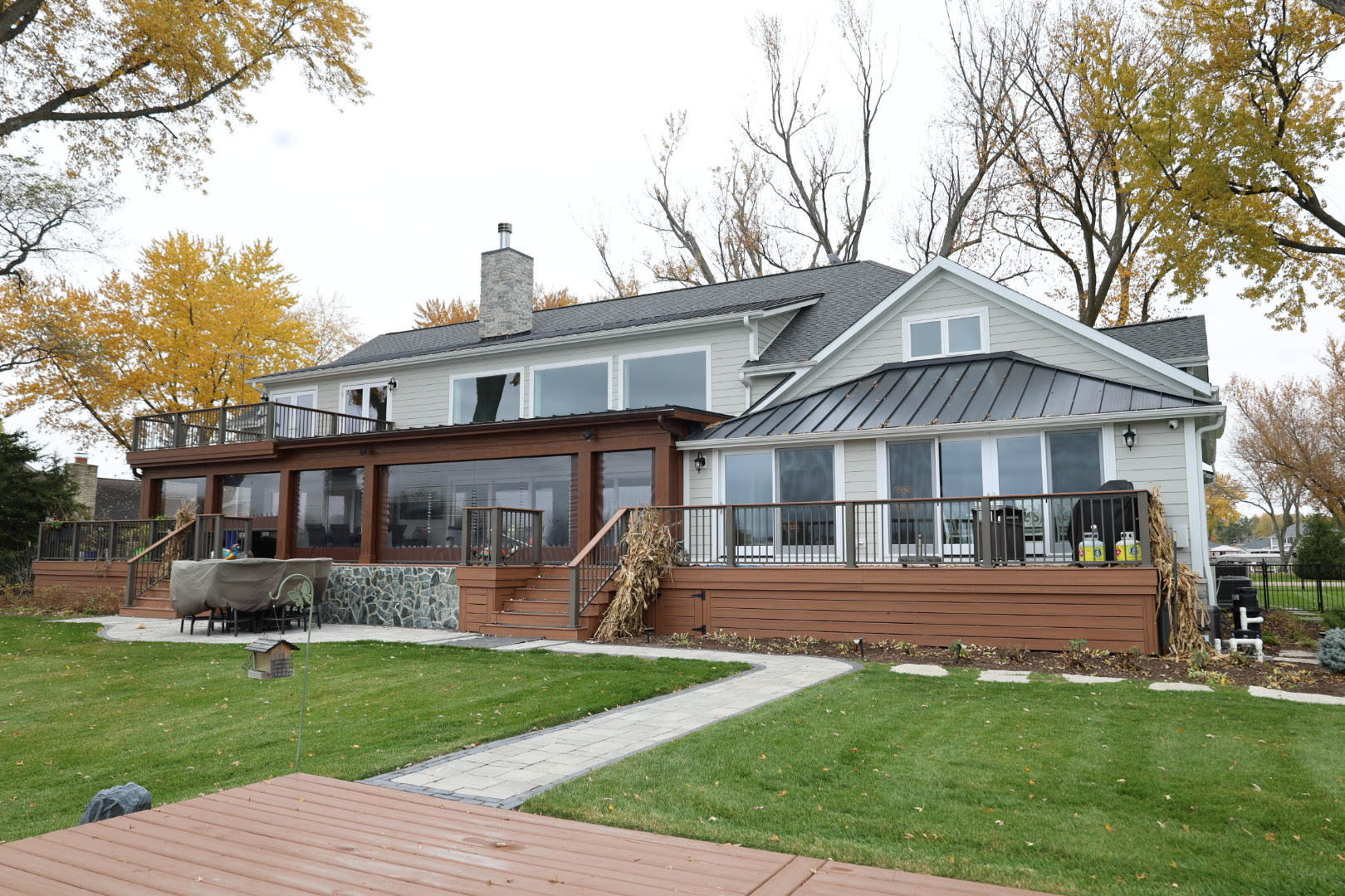 2323 W Fairview Avenue, Johnsburg, IL 60051