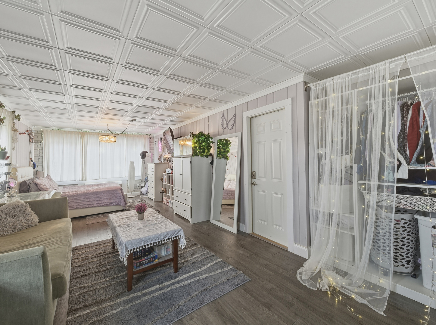 2323 W Fairview Avenue, Johnsburg, IL 60051