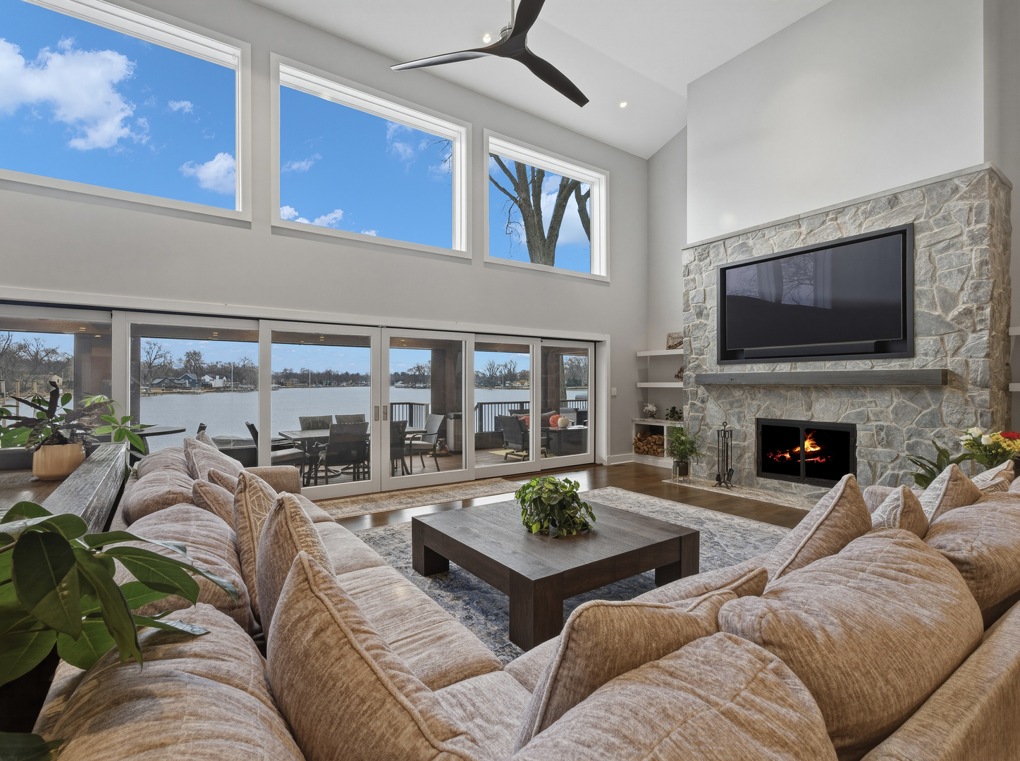 2323 W Fairview Avenue, Johnsburg, IL 60051