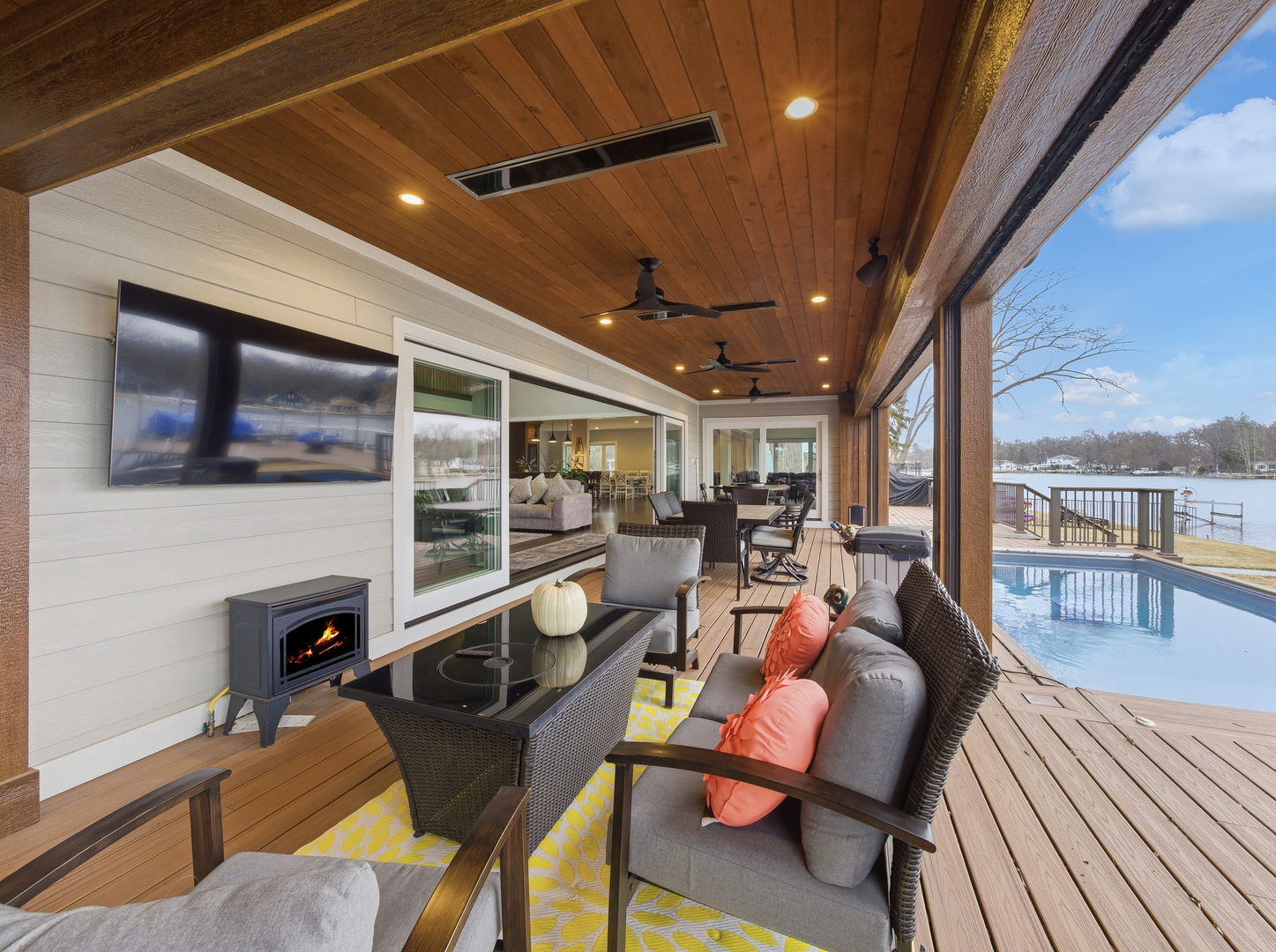 2323 W Fairview Avenue, Johnsburg, IL 60051