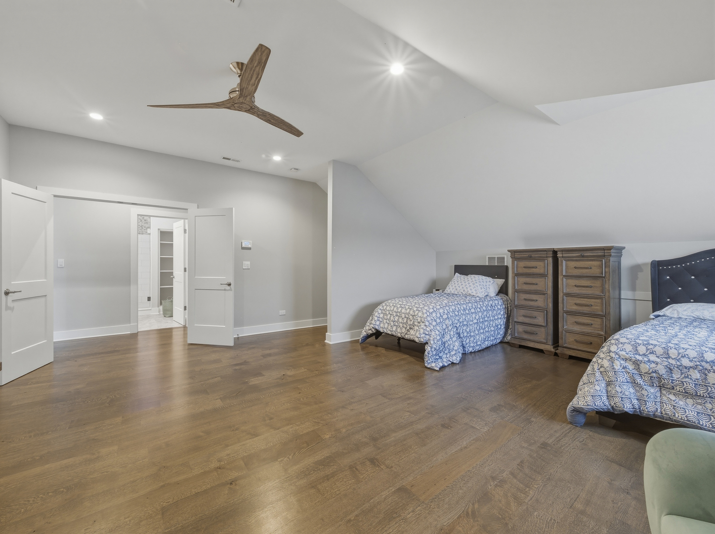 2323 W Fairview Avenue, Johnsburg, IL 60051