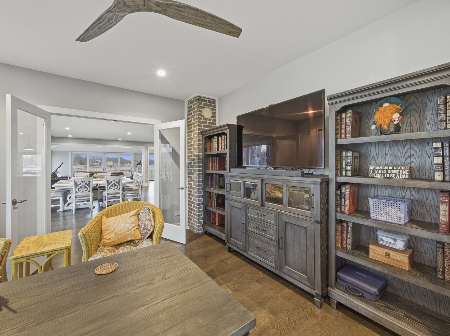 2323 W Fairview Avenue, Johnsburg, IL 60051