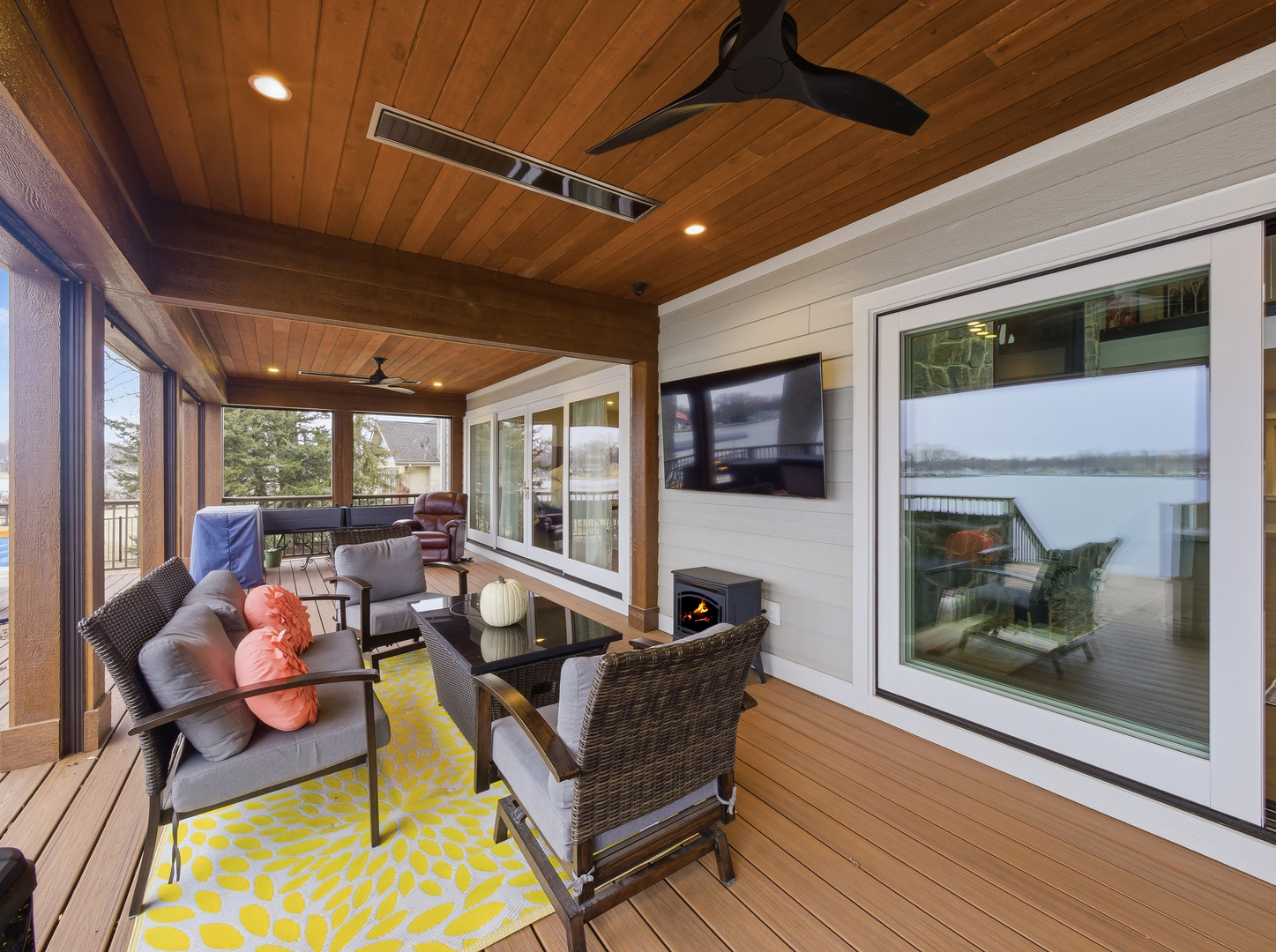 2323 W Fairview Avenue, Johnsburg, IL 60051