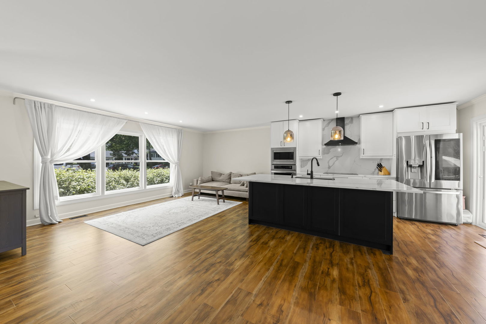 215 Longridge Court, Naperville, IL 60565