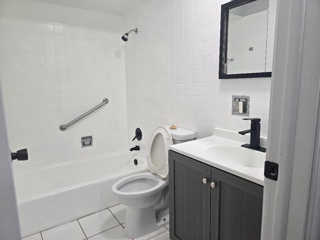 15041 Dobson Avenue #2S, Dolton, IL 60419