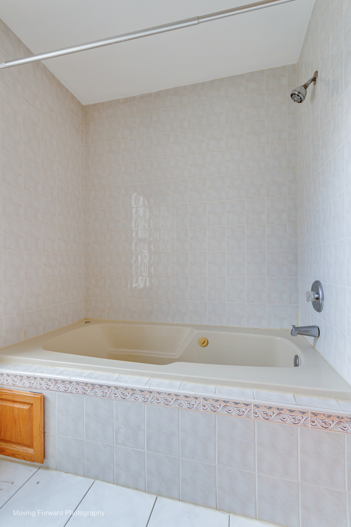 336 W Morris Avenue, Lombard, IL 60148