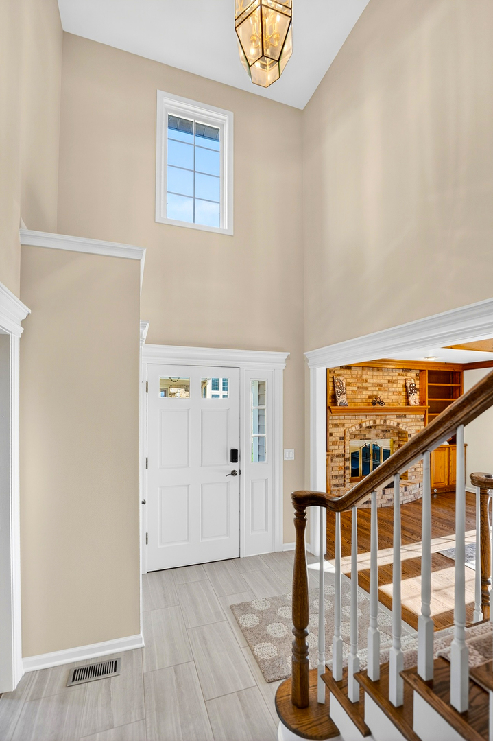 1N020 Prairie Path Lane, Winfield, IL 60190