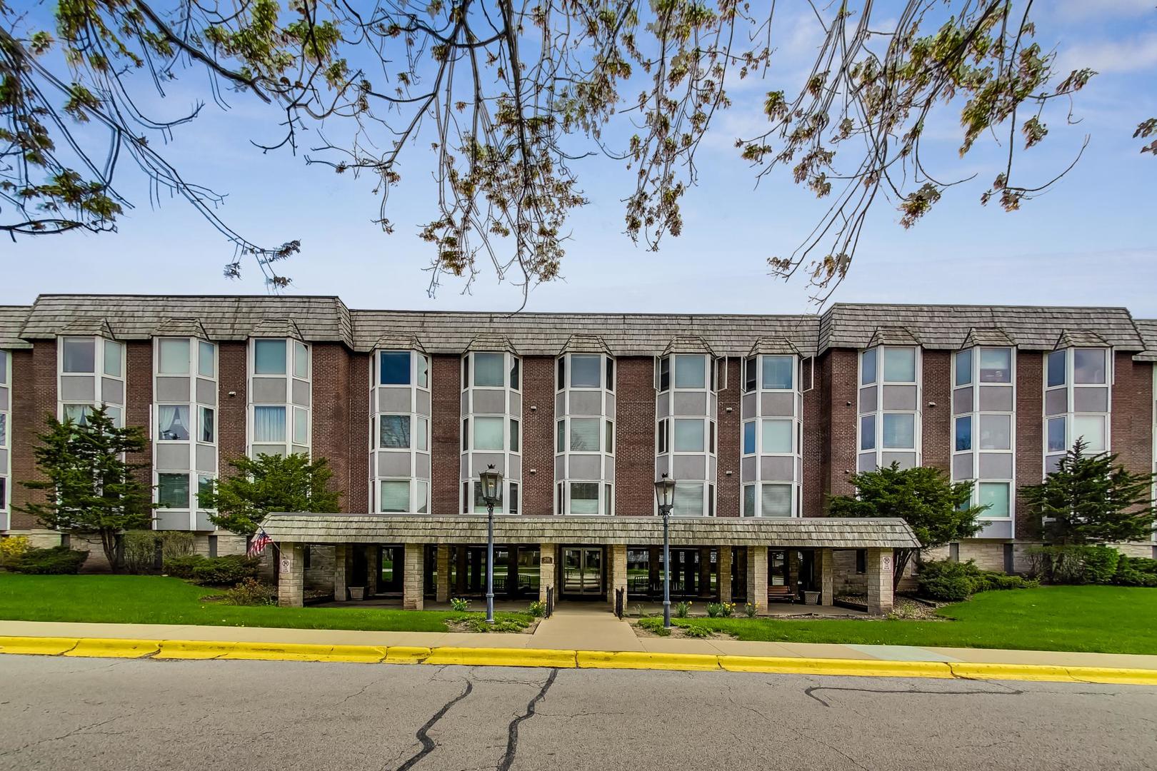 201 Thames Parkway #2K, Park Ridge, IL 60068