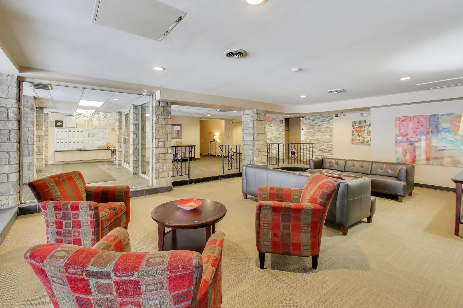 201 Thames Parkway #2K, Park Ridge, IL 60068