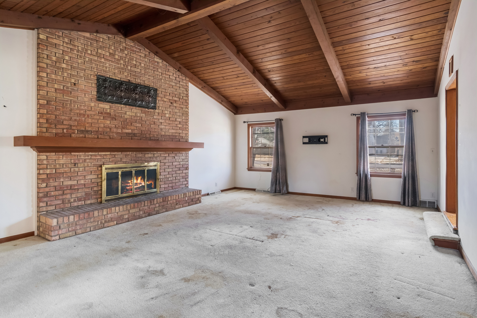 210 S Gladstone Avenue, Aurora, IL 60506