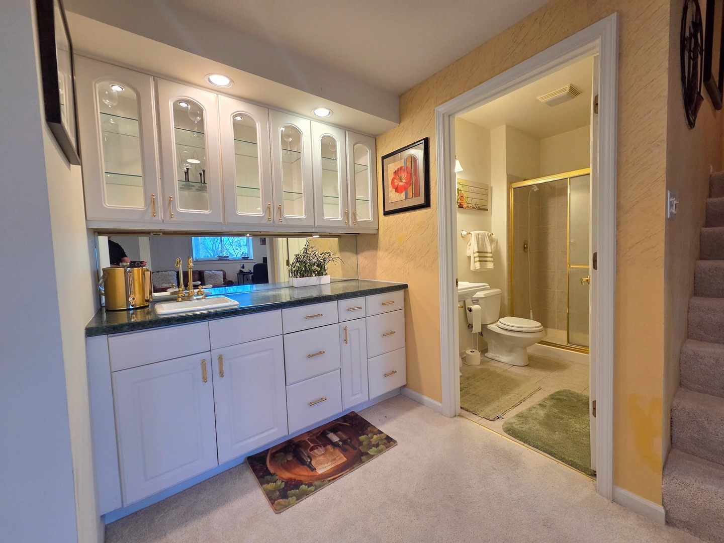 1025 Rosewood Drive #B, Carpentersville, IL 60110