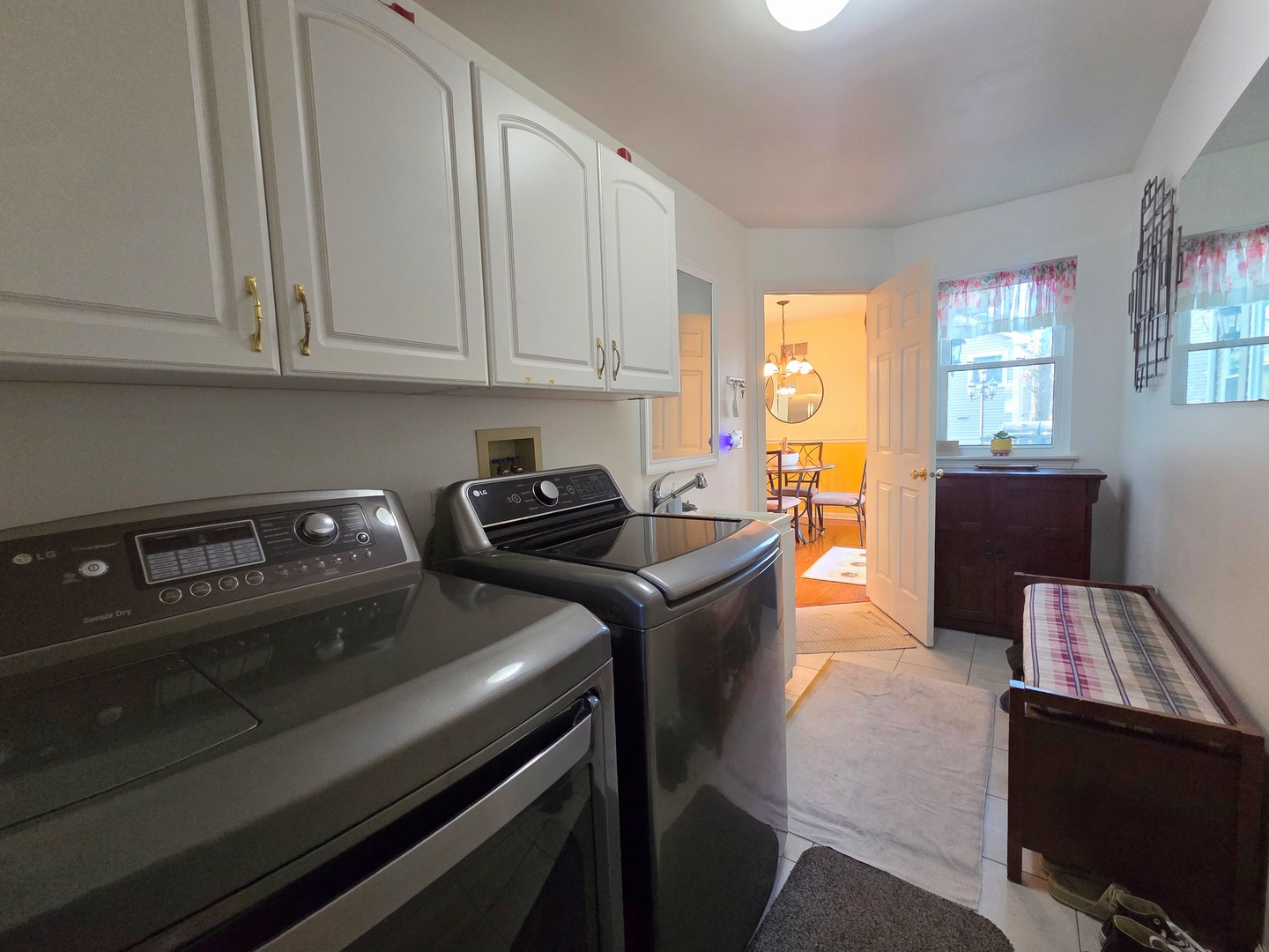 1025 Rosewood Drive #B, Carpentersville, IL 60110