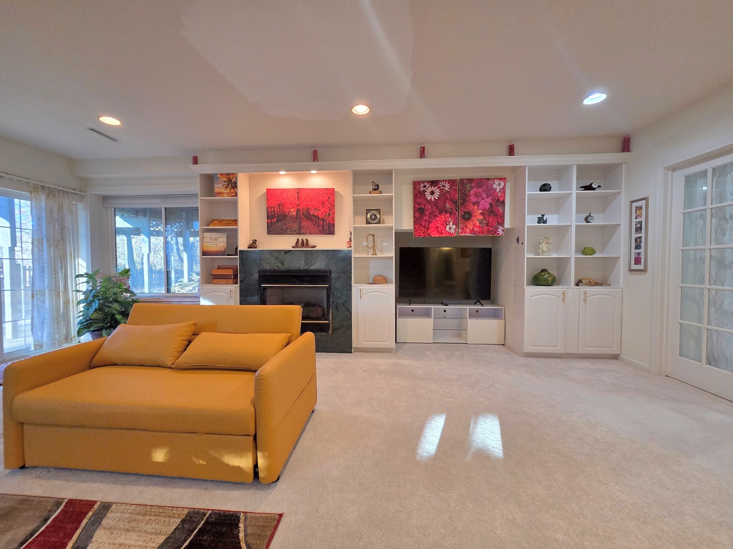 1025 Rosewood Drive #B, Carpentersville, IL 60110